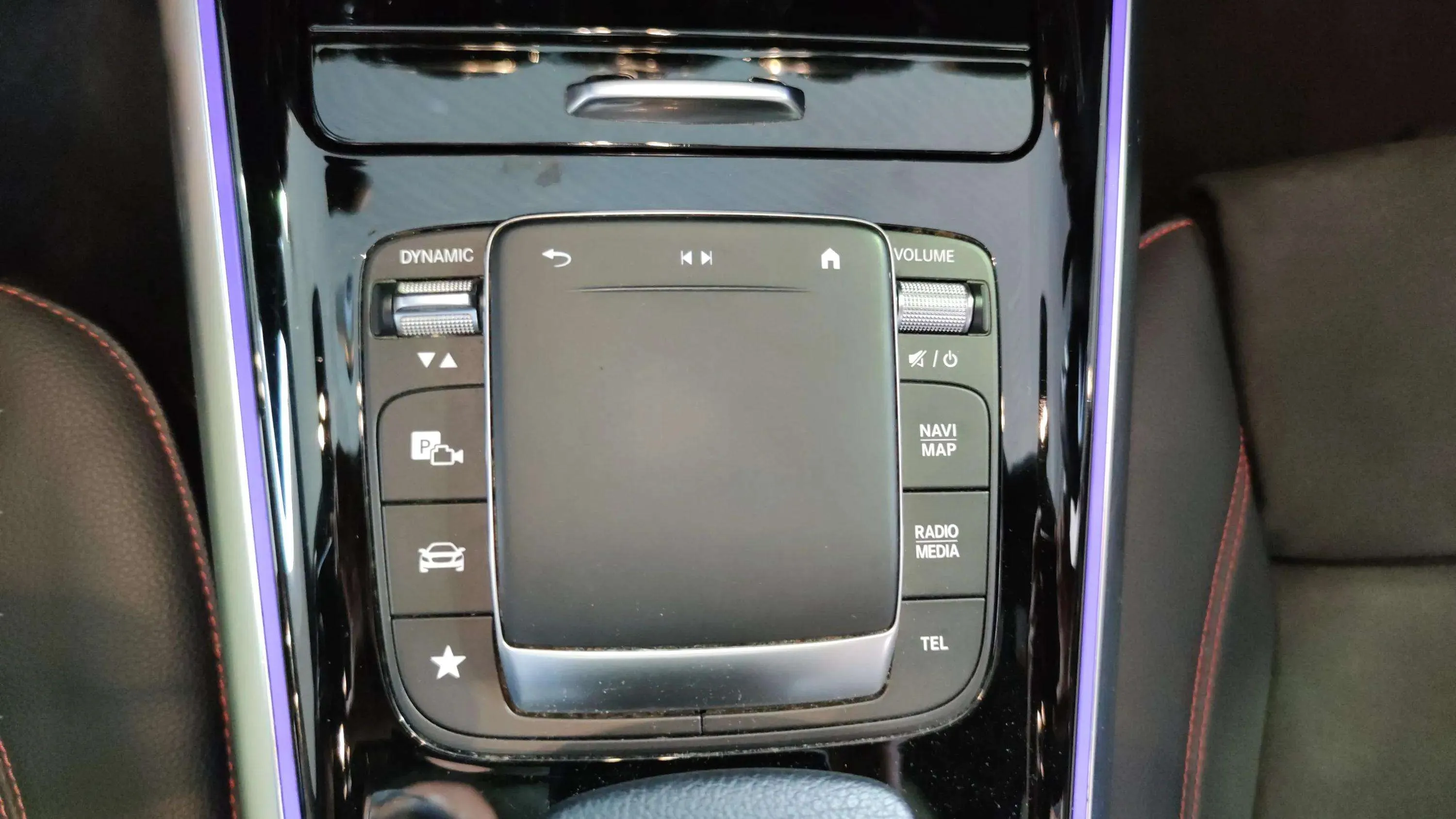 Mercedes-Benz GLA 200 D - foto 19