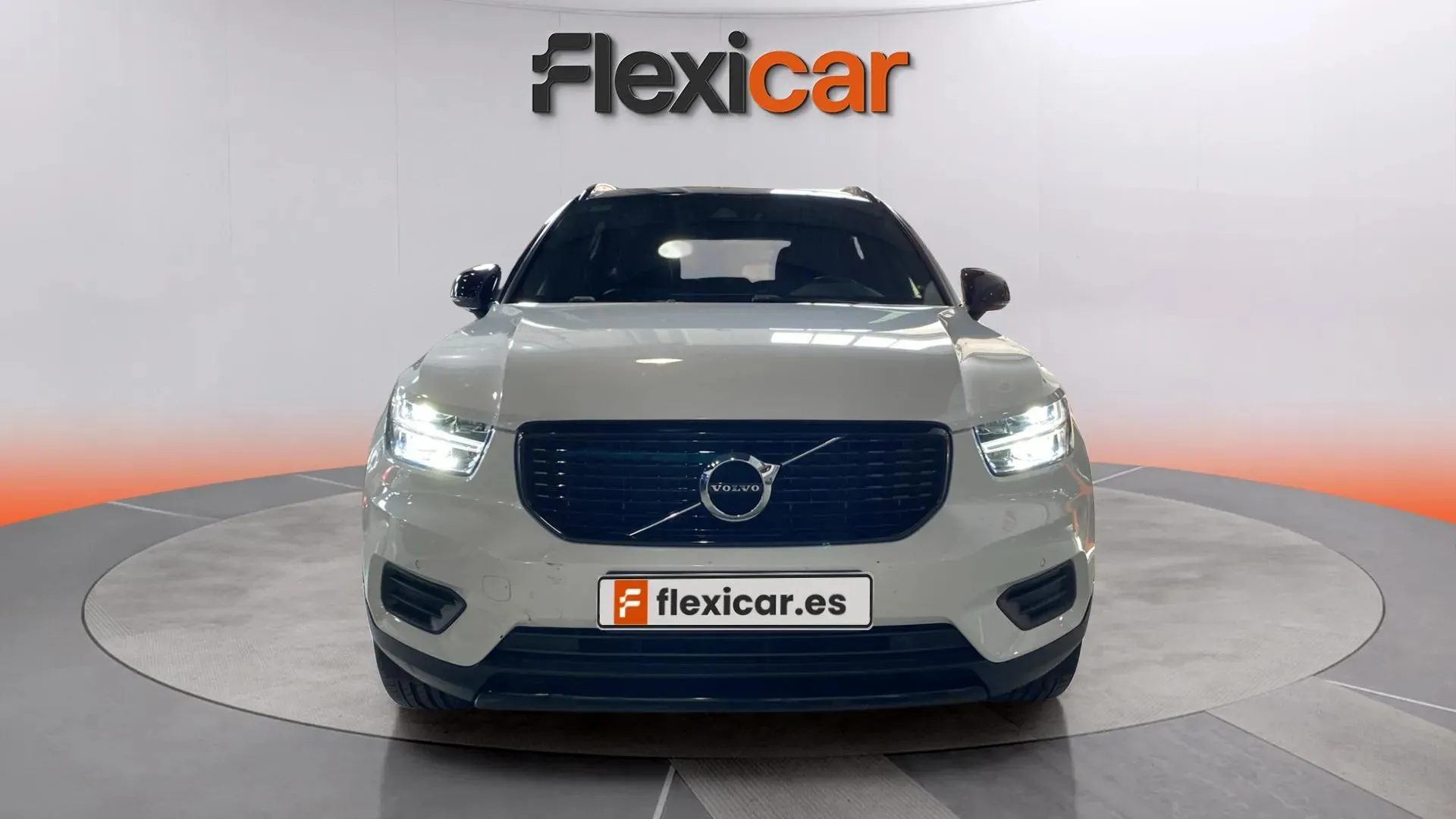 Volvo XC40 2.0 D3 AWD R-Design - foto 2