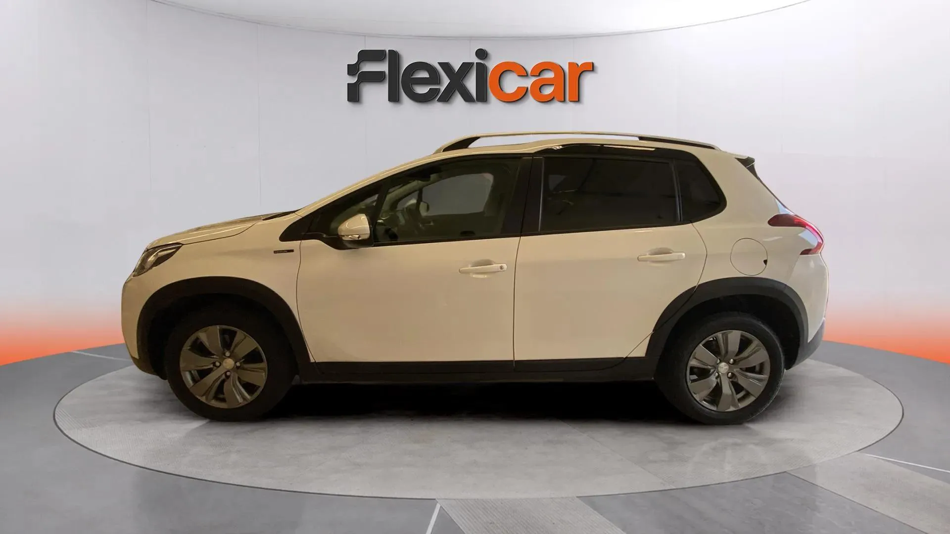 Peugeot 2008 Allure PureTech 130 EAT6 - foto 4
