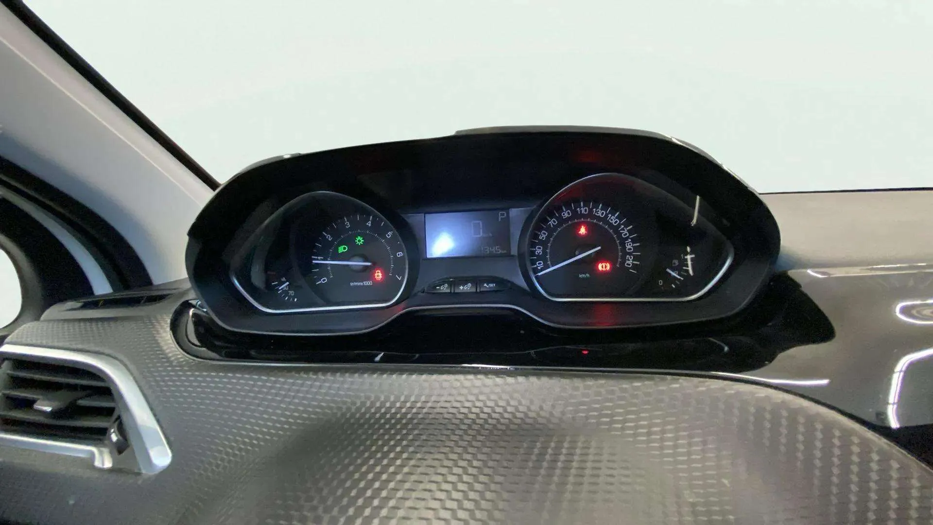 Peugeot 2008 Allure PureTech 130 EAT6 - foto 13