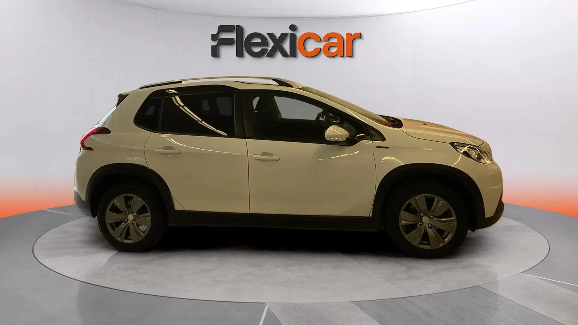 Peugeot 2008 Allure PureTech 130 EAT6 - foto 8