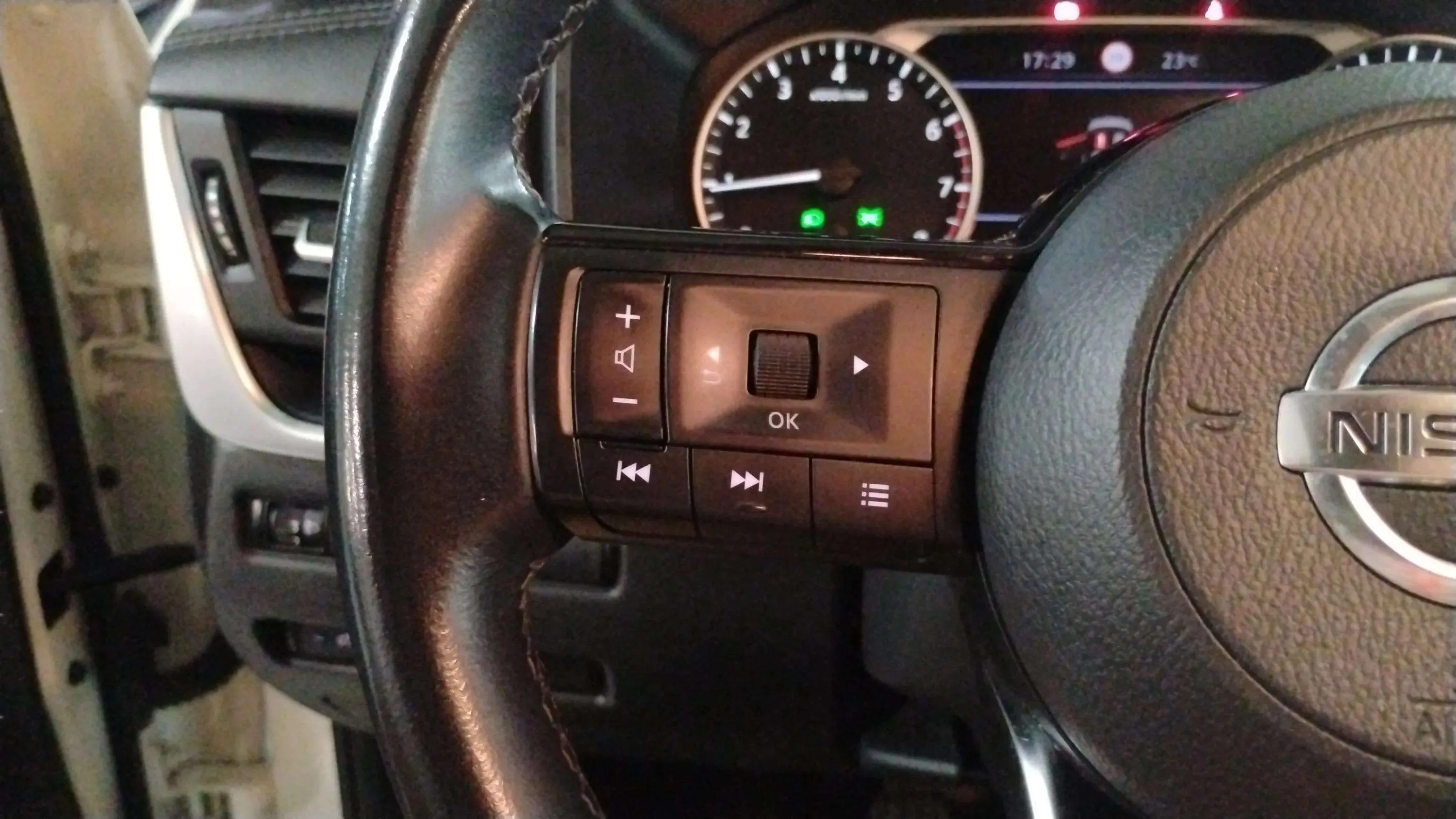 Nissan Qashqai DIG-T mHEV 4x2 Acenta - foto 19