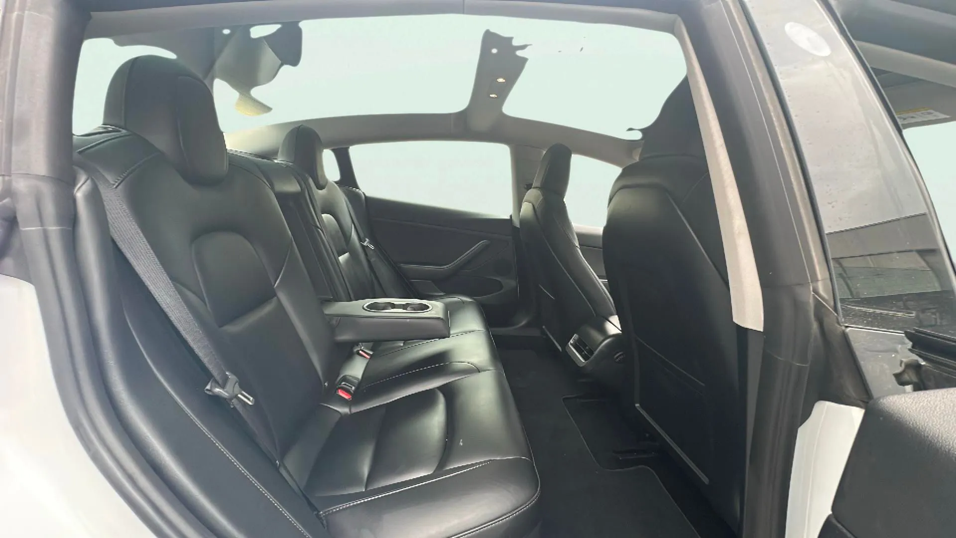 Tesla Model 3 RWD - foto 13