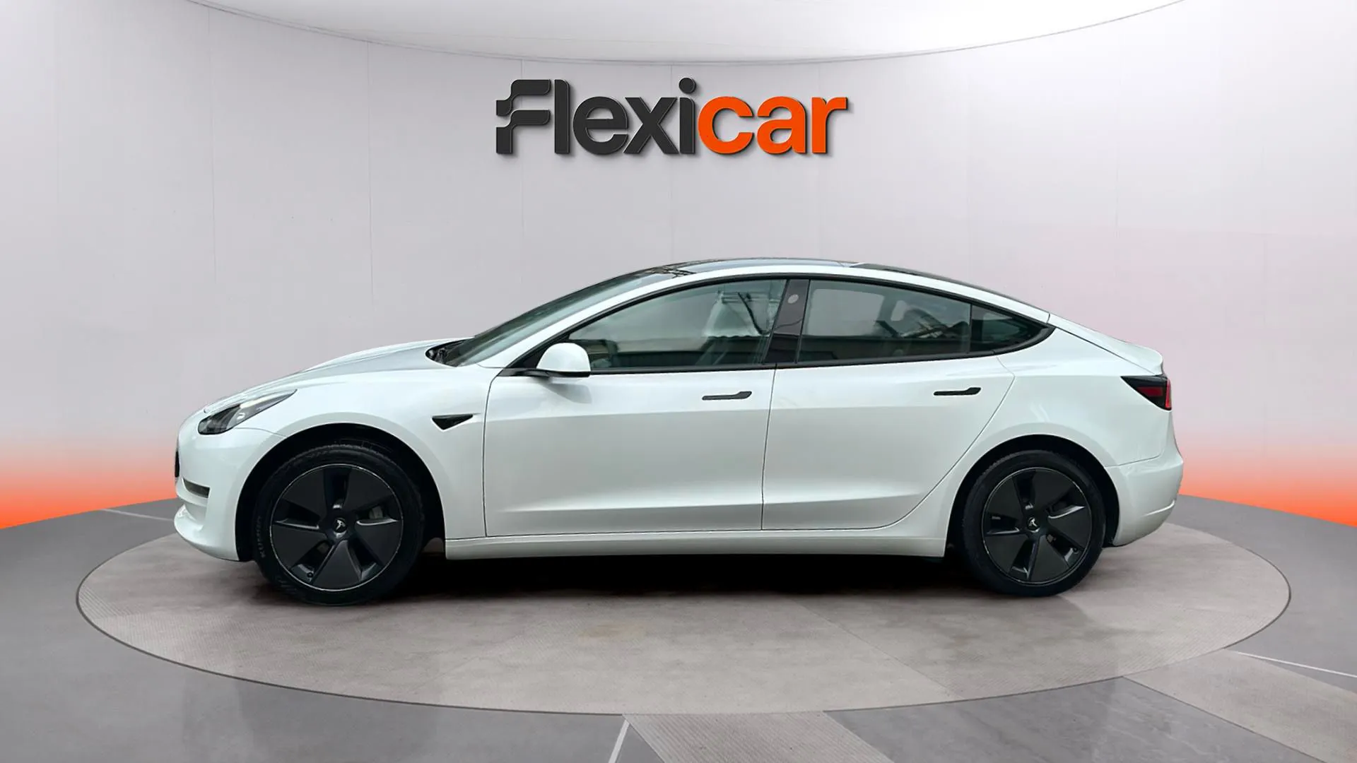 Tesla Model 3 RWD - foto 4