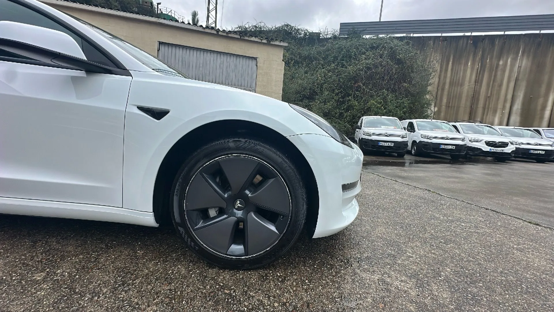 Tesla Model 3 RWD - foto 22