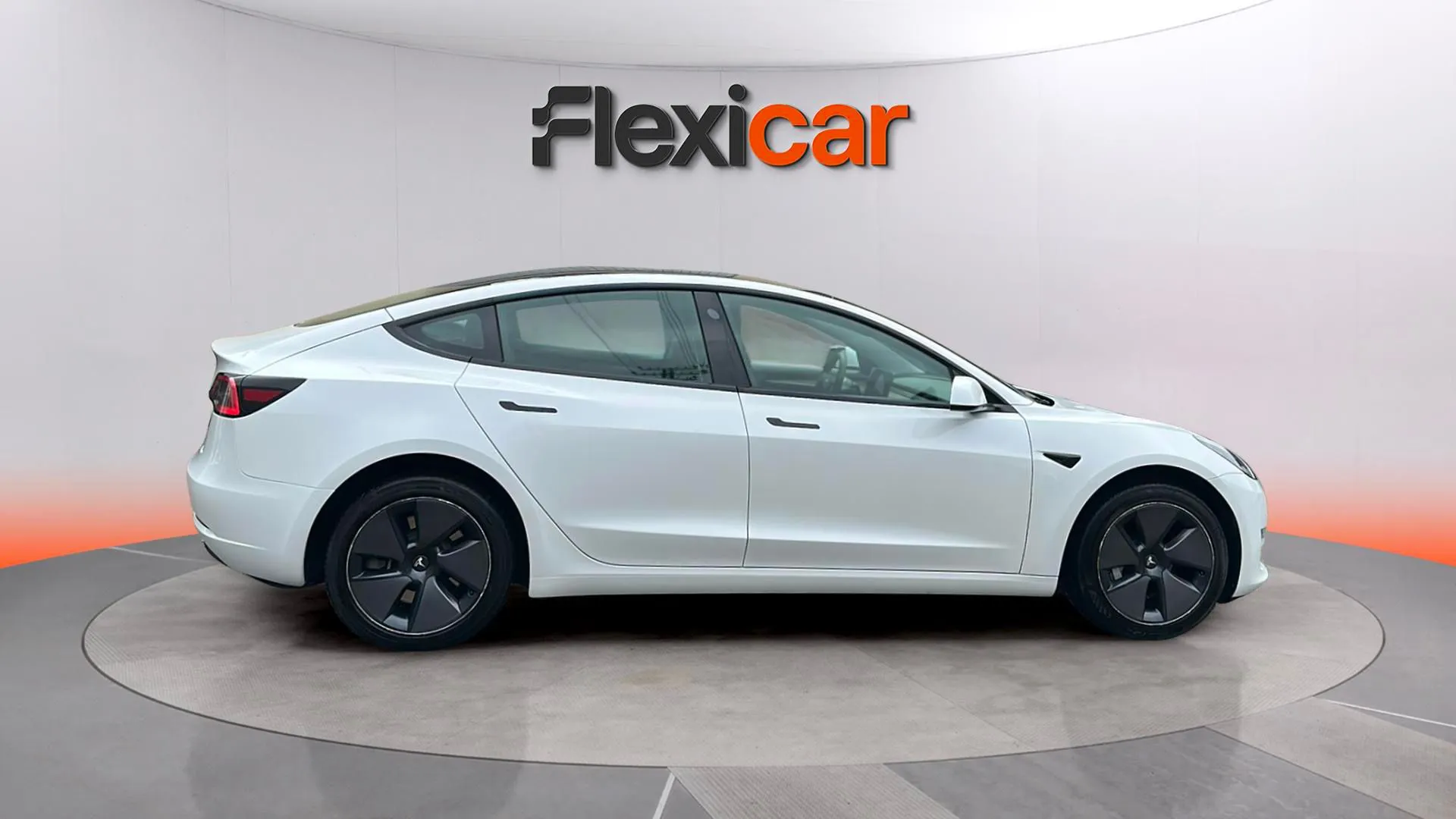 Tesla Model 3 RWD - foto 5