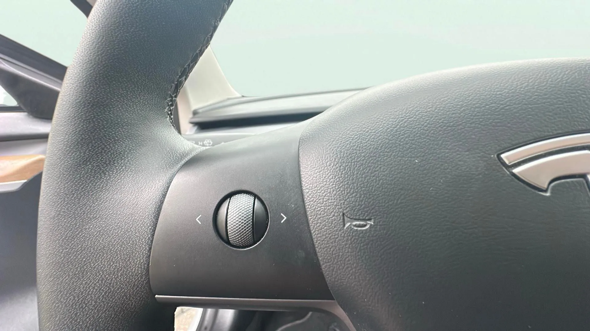 Tesla Model 3 RWD - foto 18