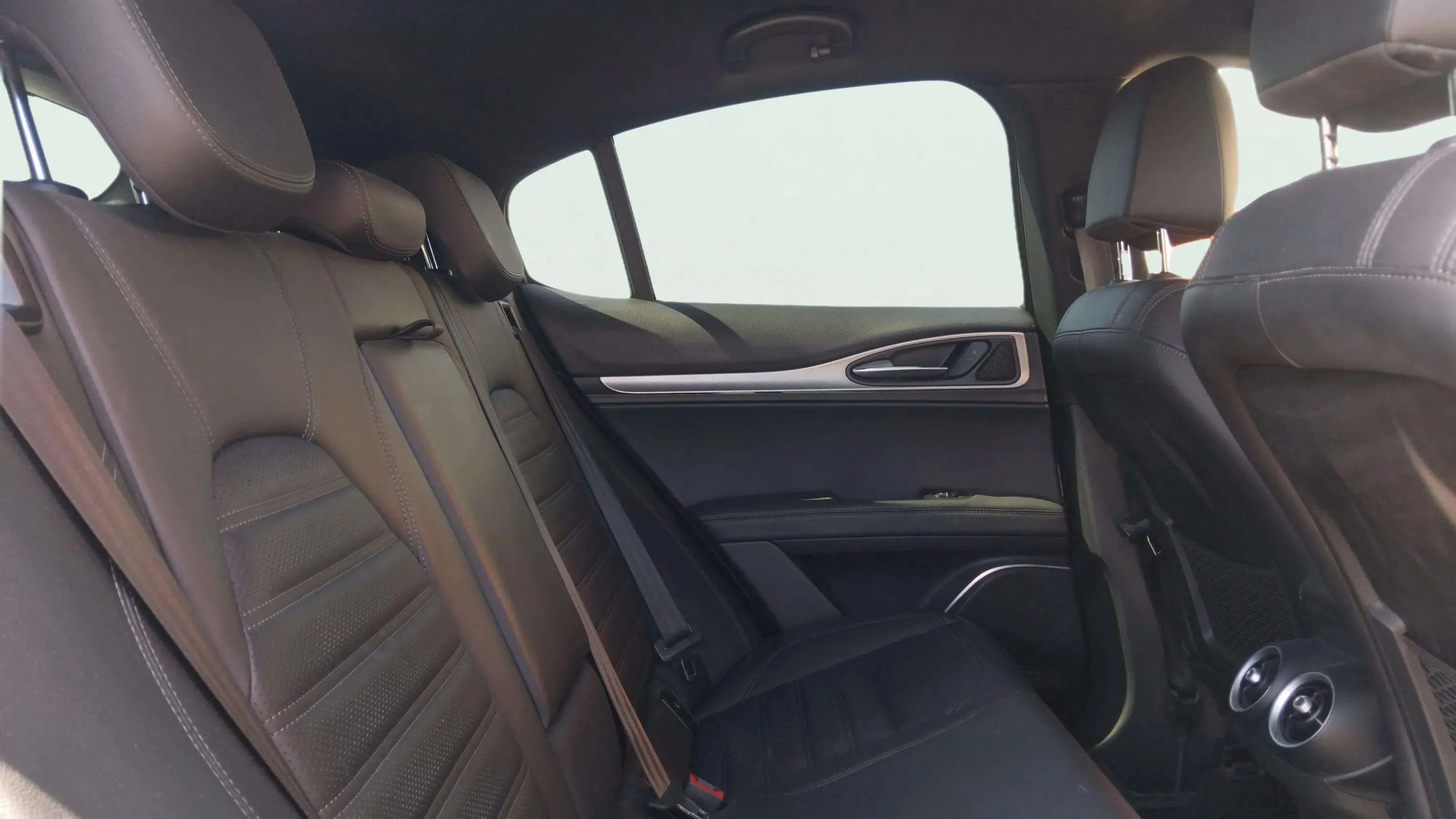 Alfa Romeo Stelvio 2.2 Diésel Veloce Q4 - foto 12
