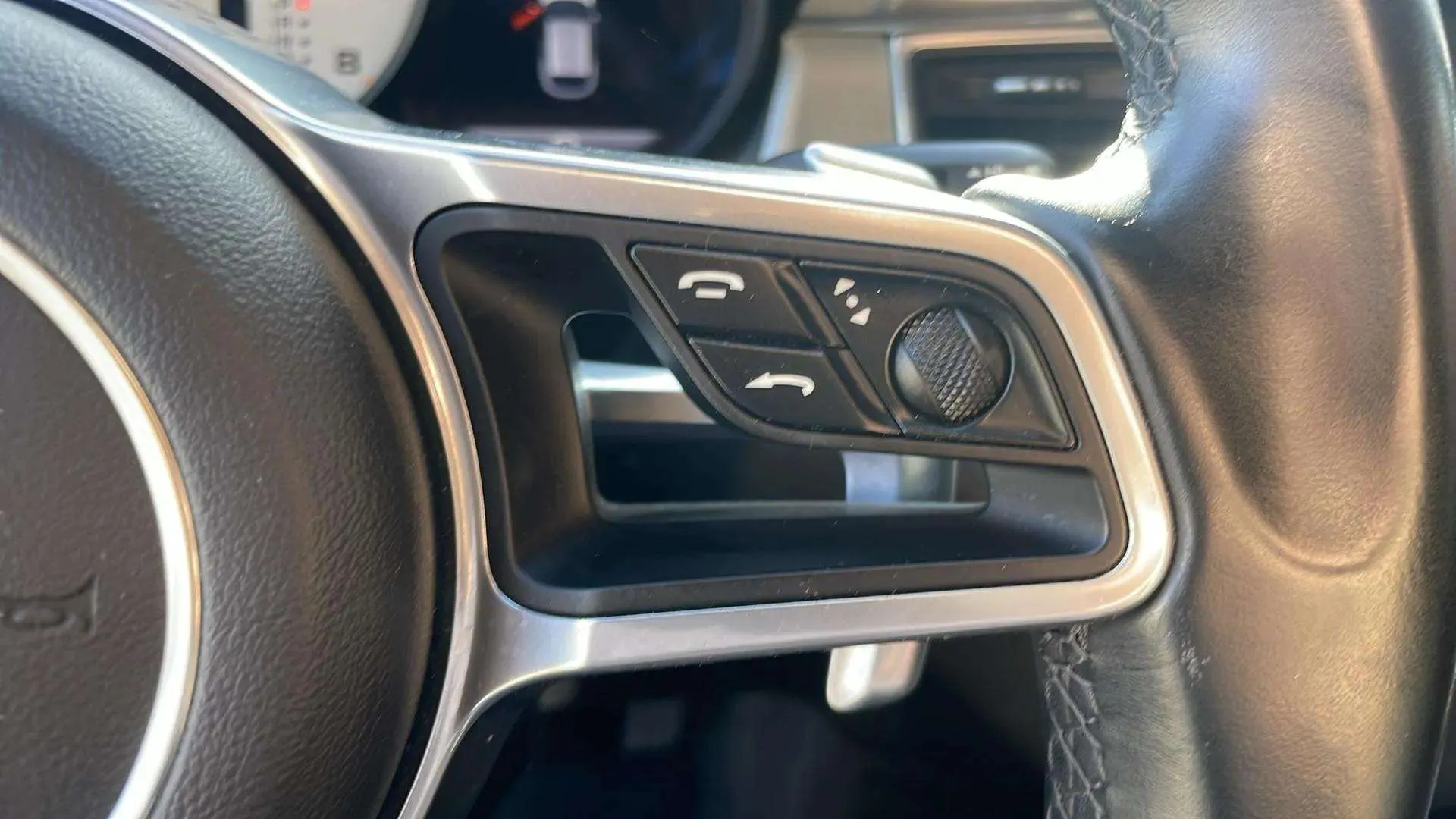Porsche Macan Turbo - foto 21