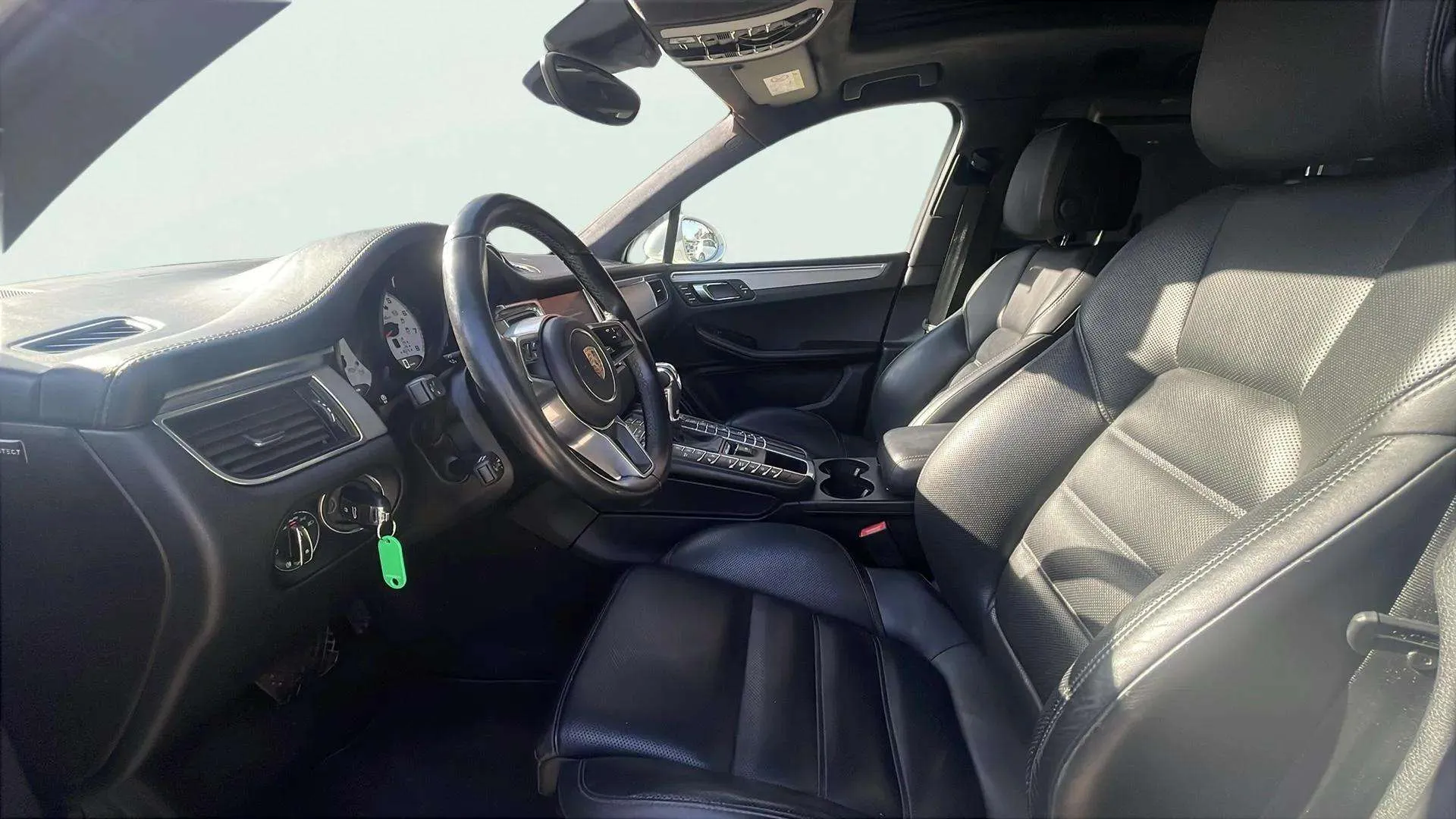 Porsche Macan Turbo - foto 13