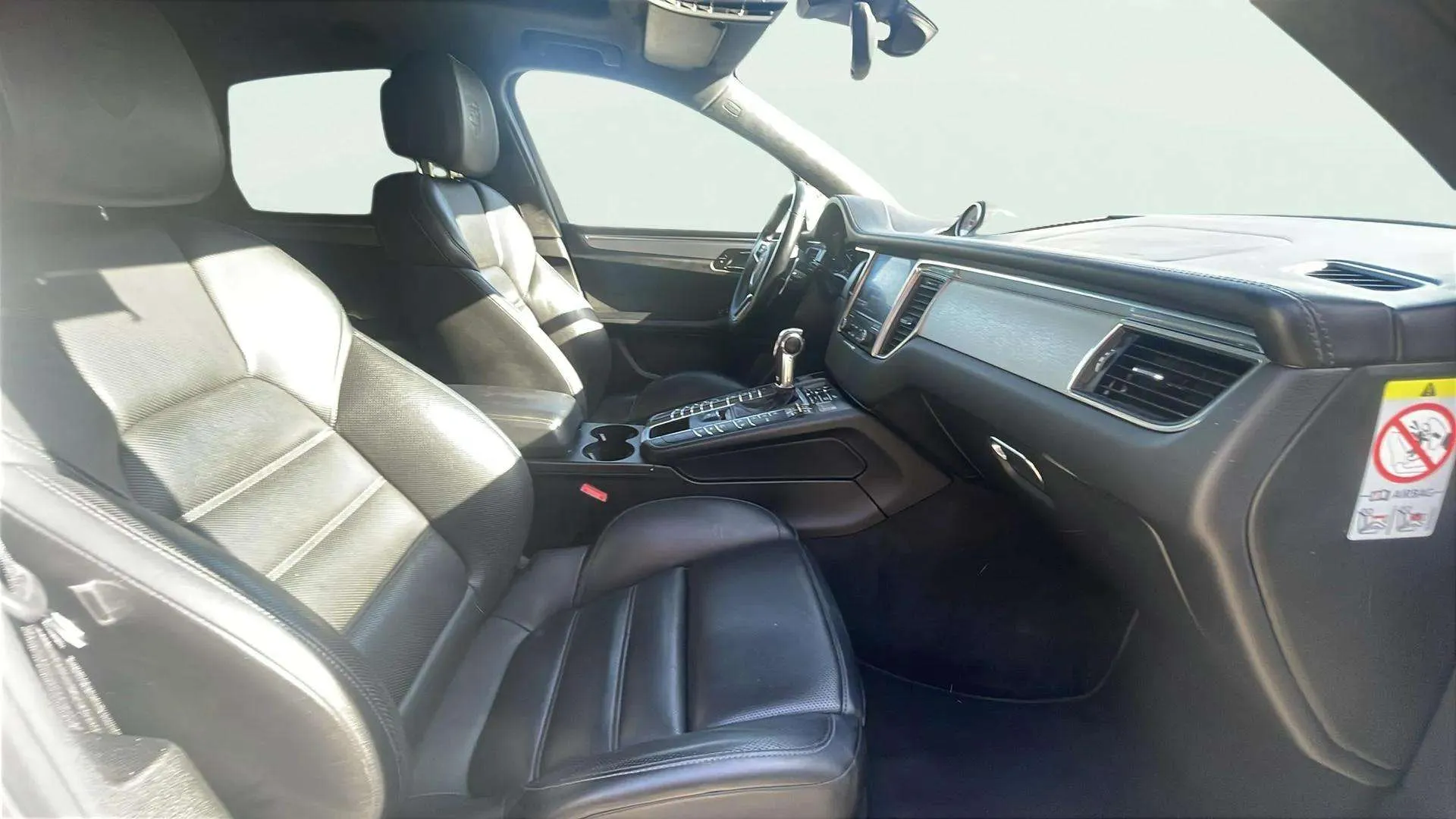 Porsche Macan Turbo - foto 14