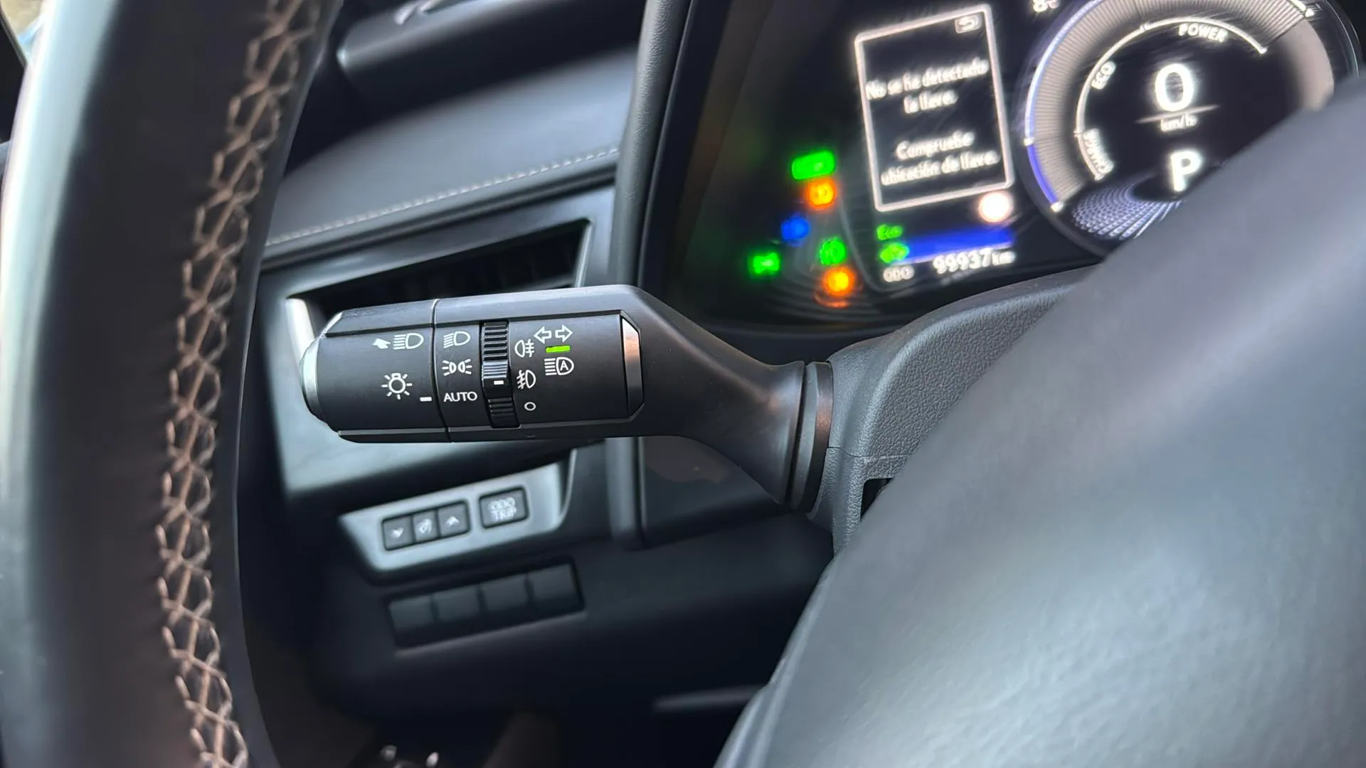 Lexus UX 2.0 250h Business - foto 23