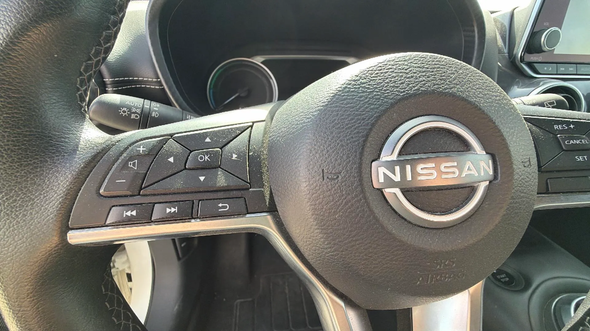 Nissan Juke 1.6 Hybrid N-Connecta - foto 12