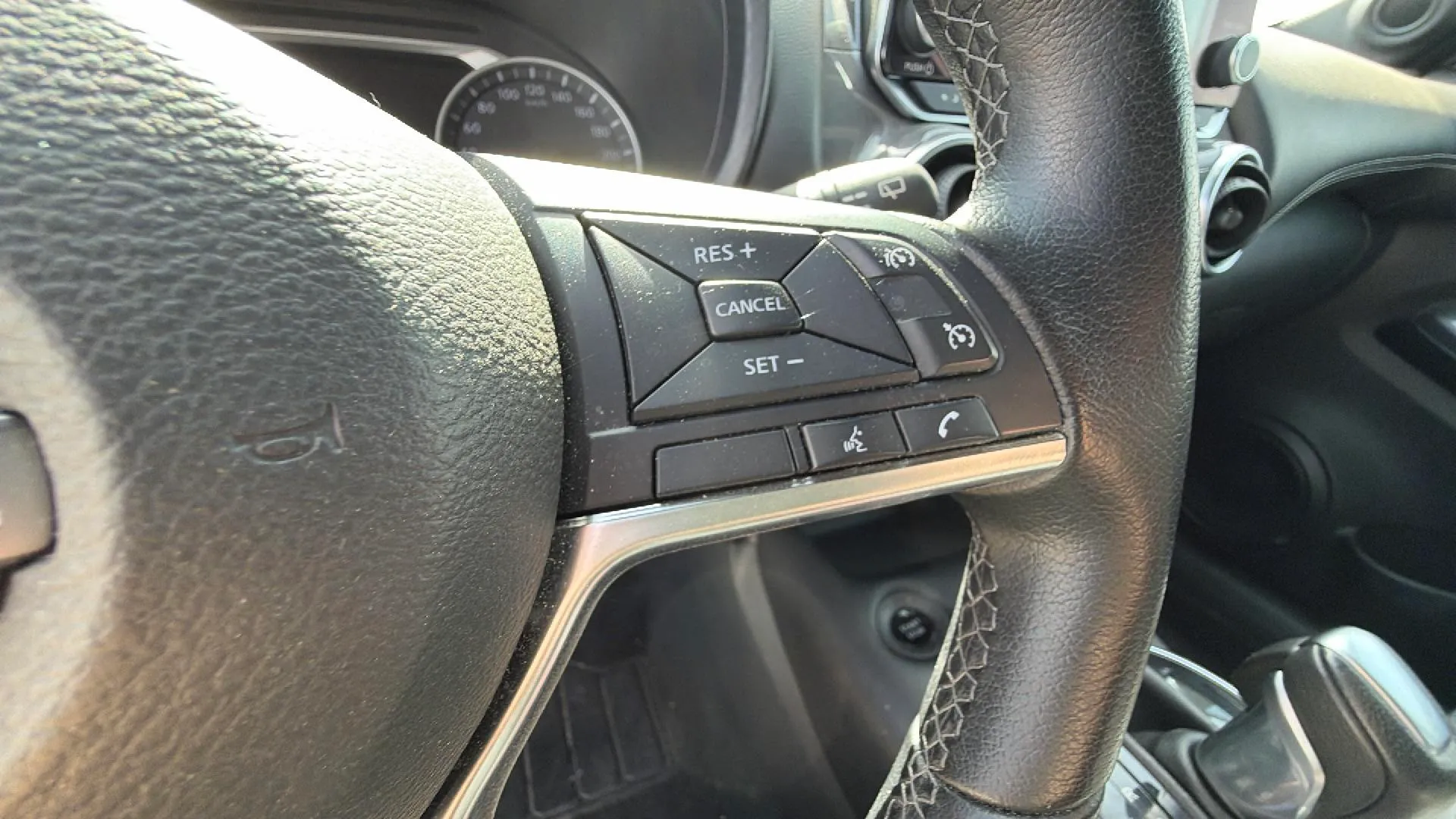 Nissan Juke 1.6 Hybrid N-Connecta - foto 13