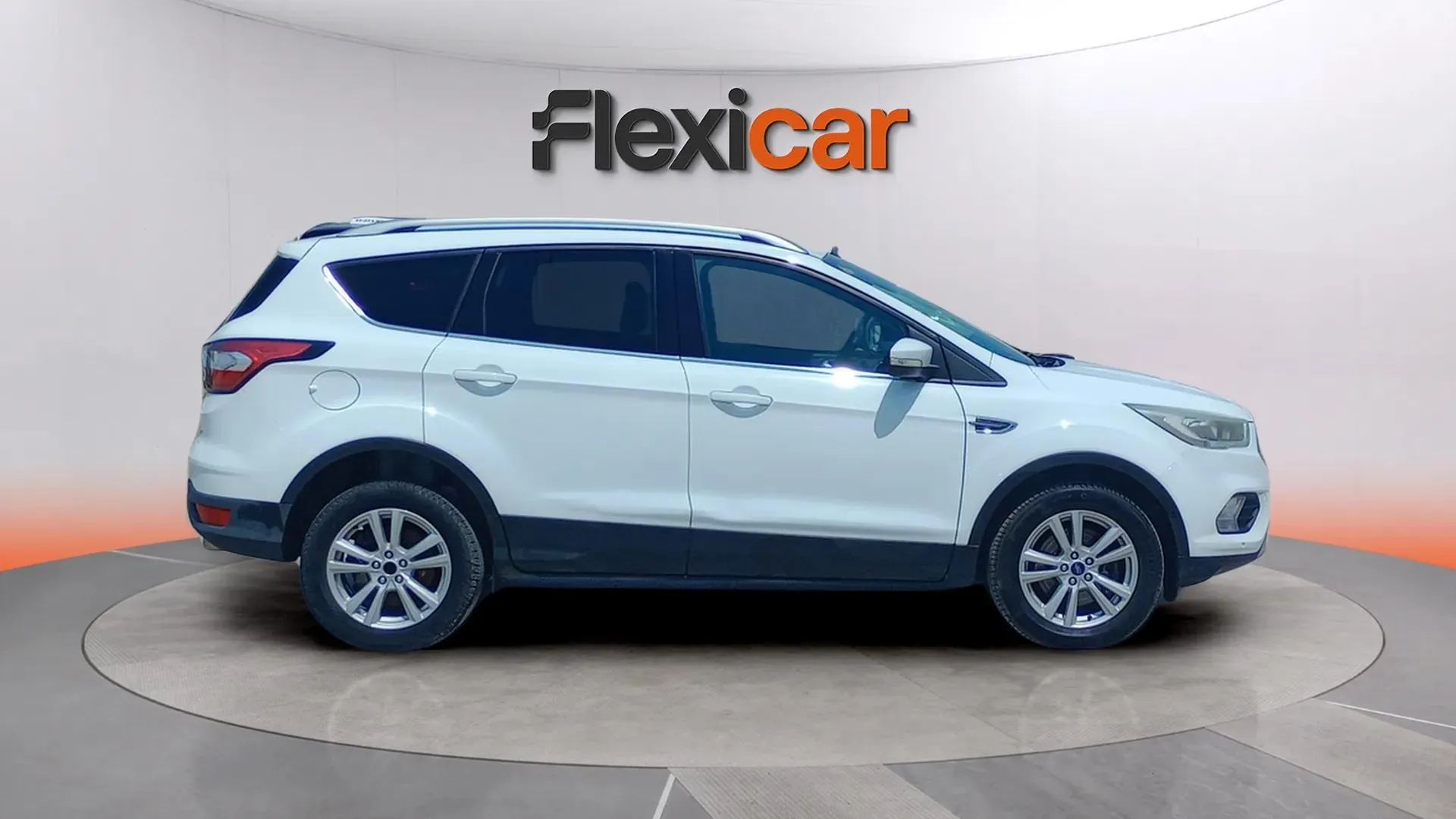 Ford Kuga 1.5 TDCi 4x2 Titanium - foto 3