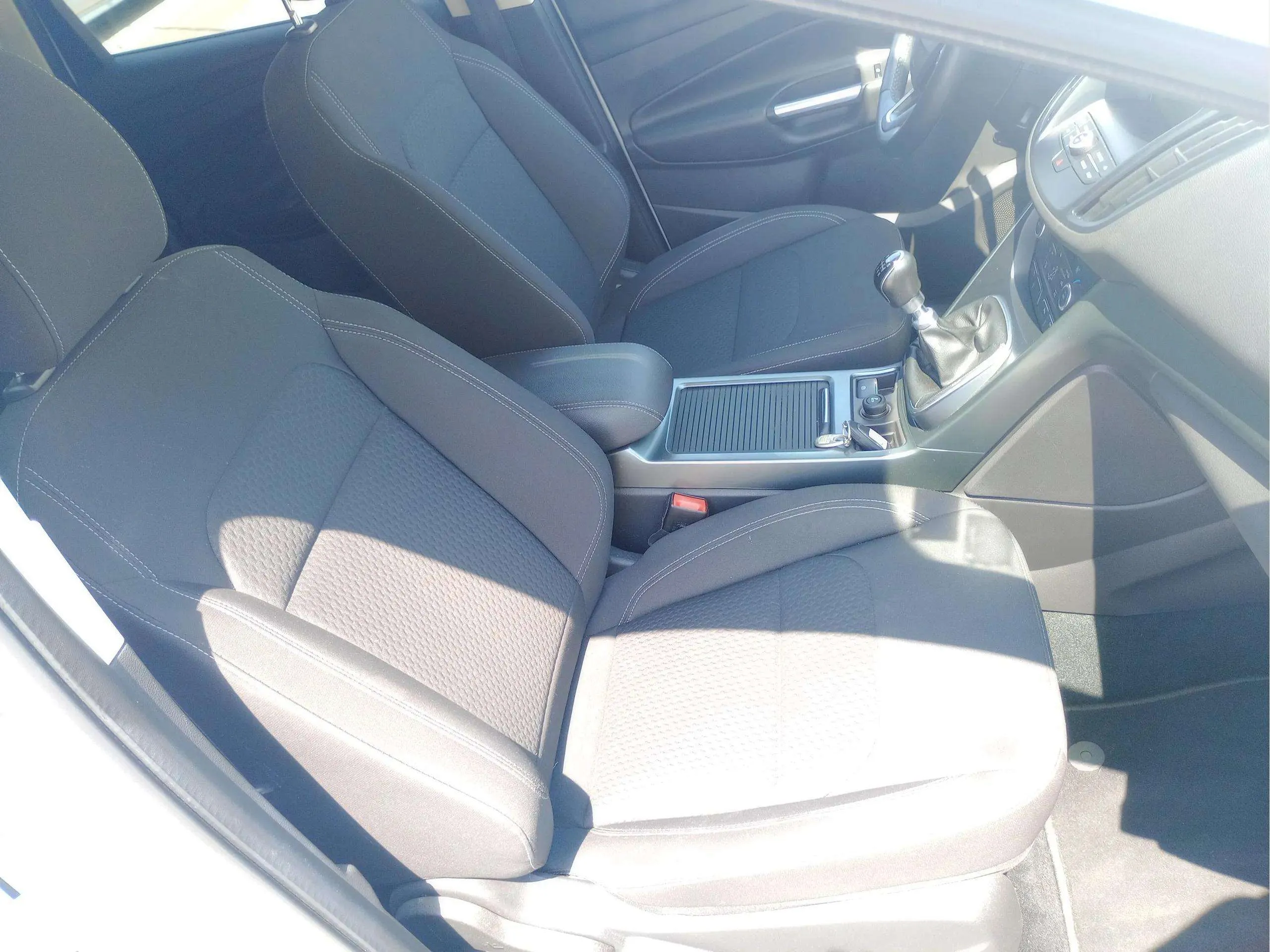 Ford Kuga 1.5 TDCi 4x2 Titanium - foto 10