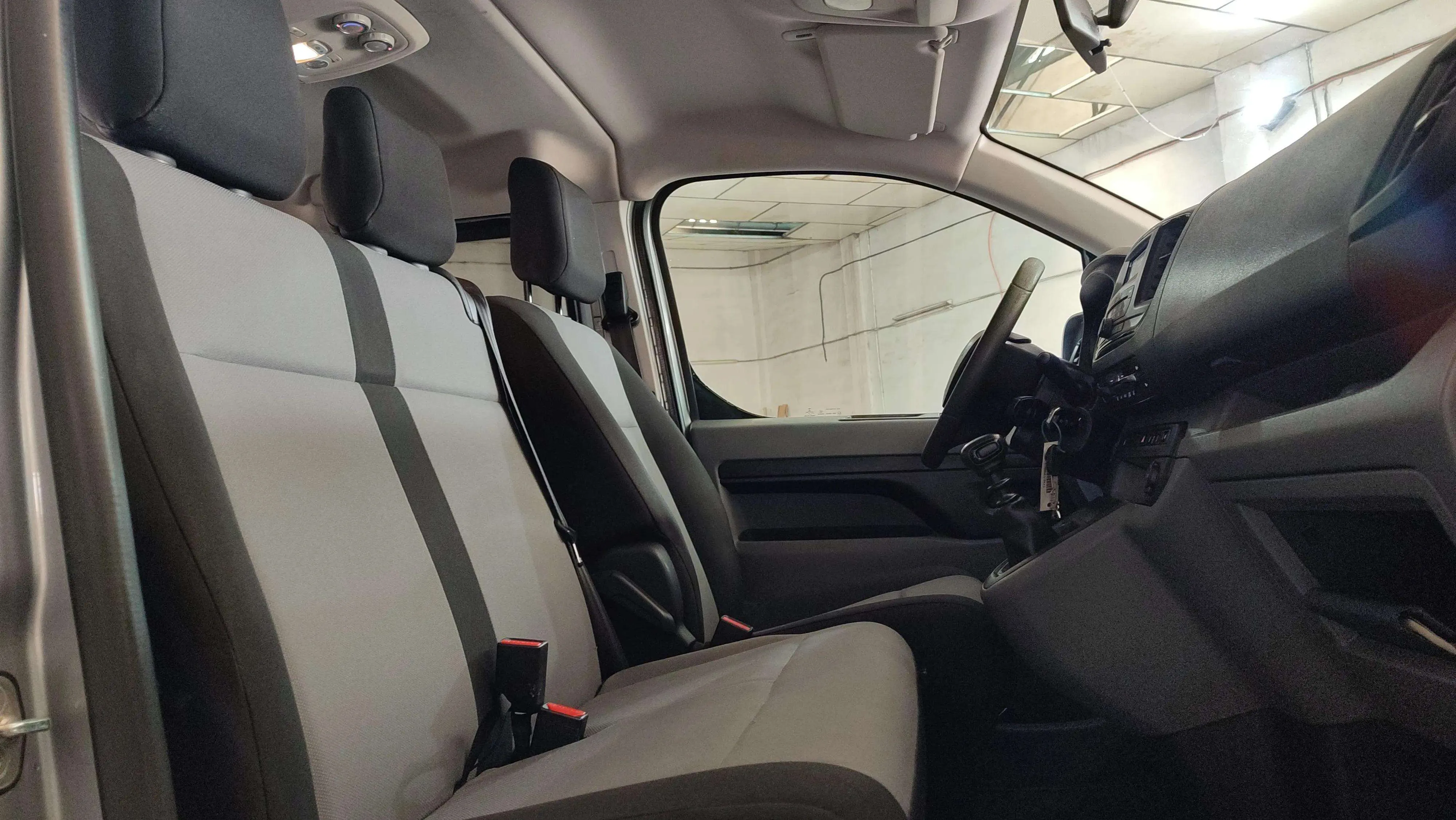 Peugeot Expert Combi BlueHDi 145 Standard - foto 17