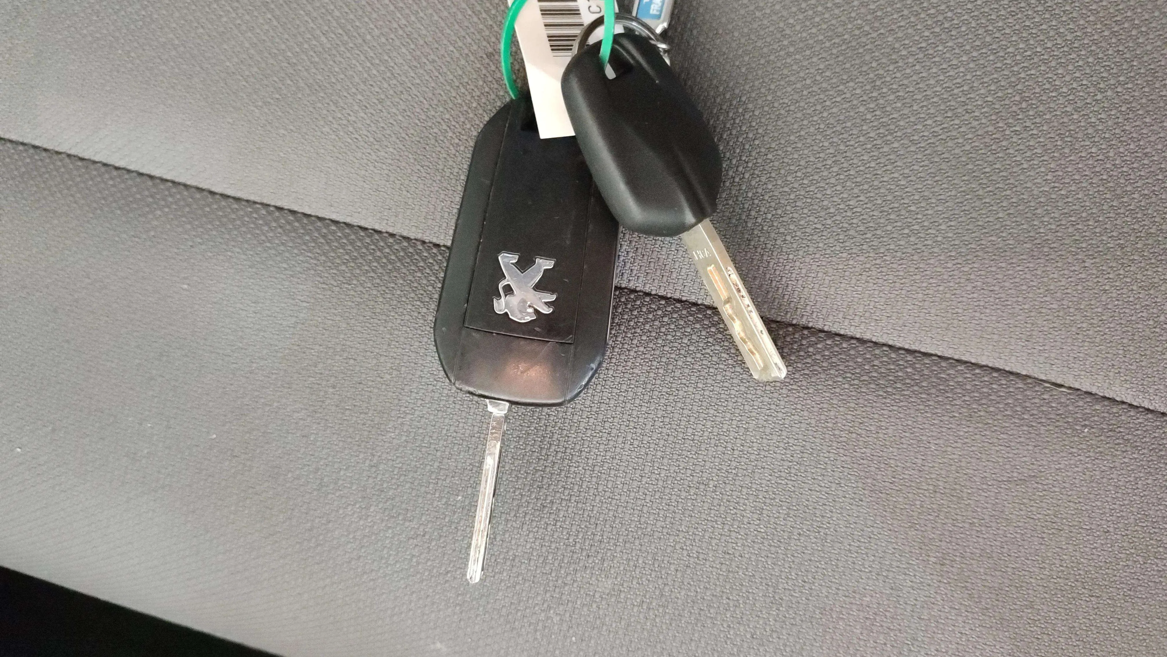 Peugeot Expert Combi BlueHDi 145 Standard - foto 18