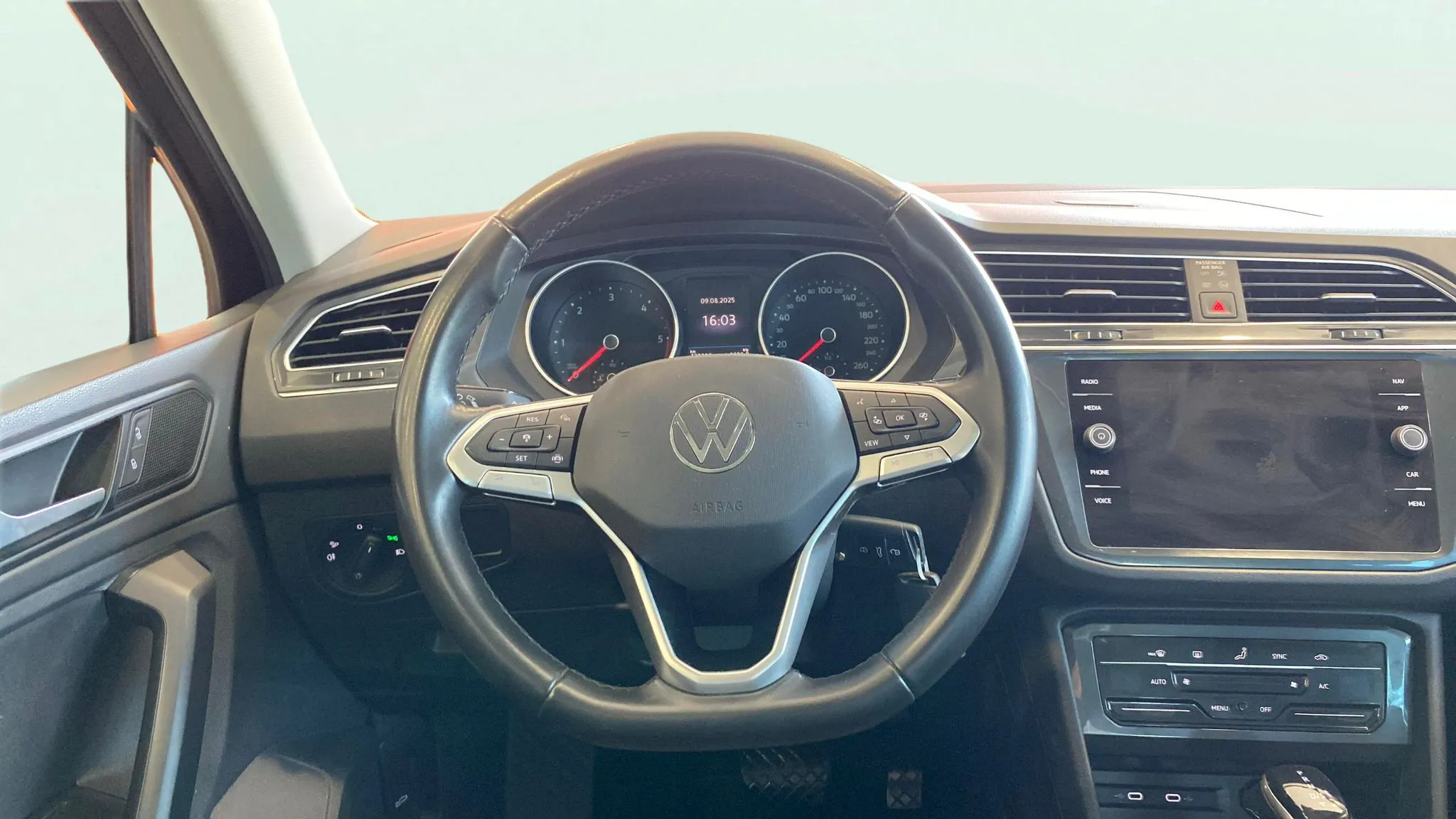 Volkswagen Tiguan Life 2.0 TDI DSG - foto 9