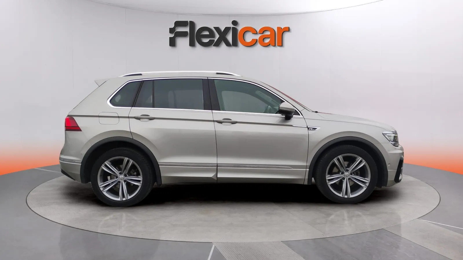 Volkswagen Tiguan Sport 2.0 TDI DSG - foto 2