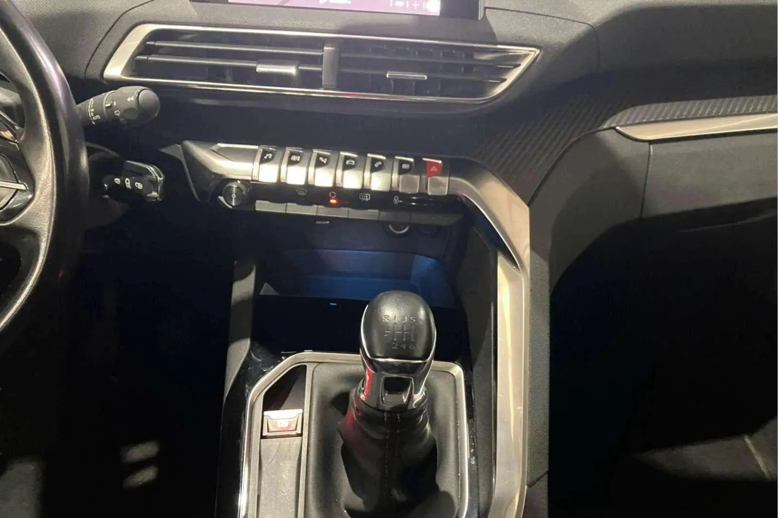 Peugeot 3008 1.5L BlueHDi Active - foto 17