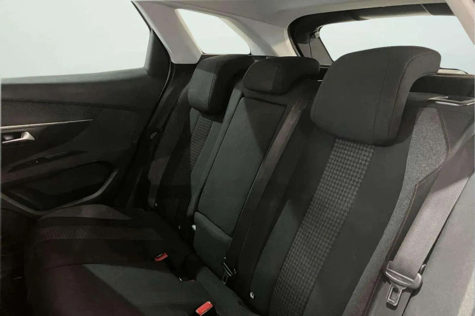 Peugeot 3008 1.5L BlueHDi Active - foto 21