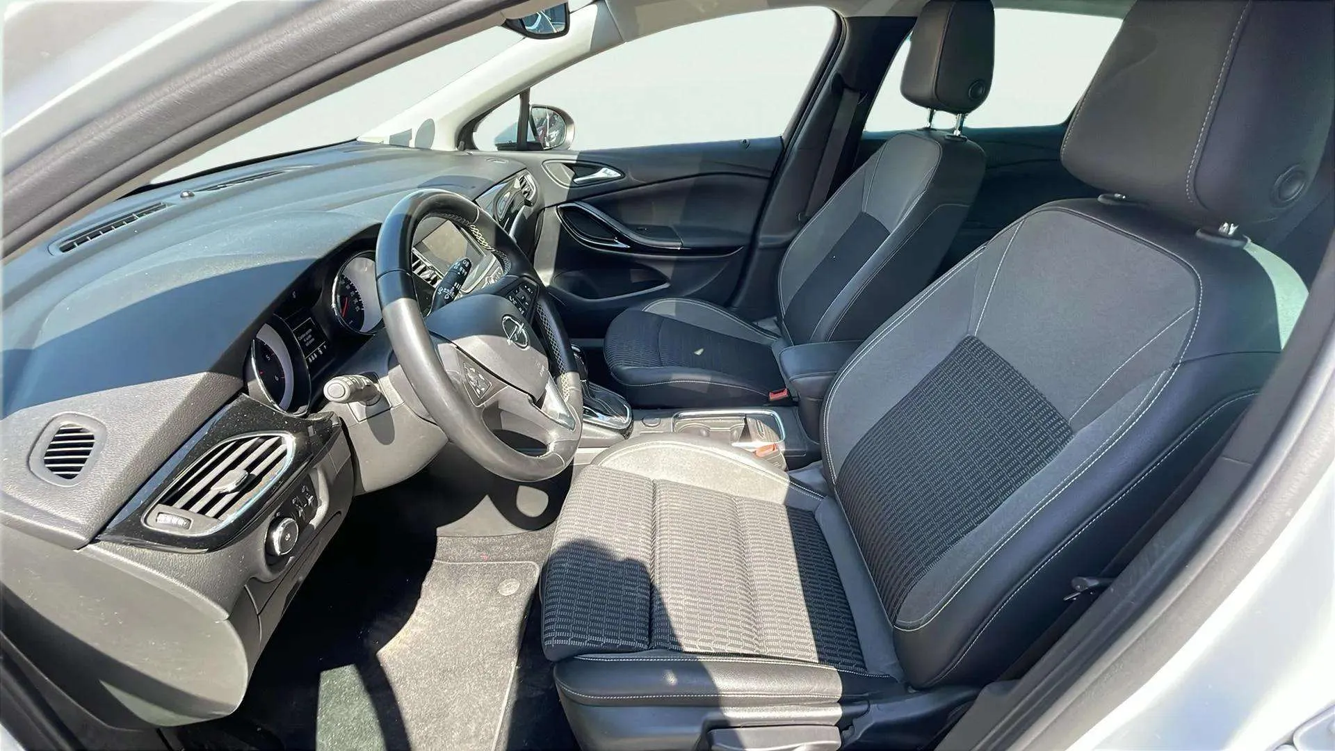 Opel Astra 1.5D DVH Elegance - foto 13