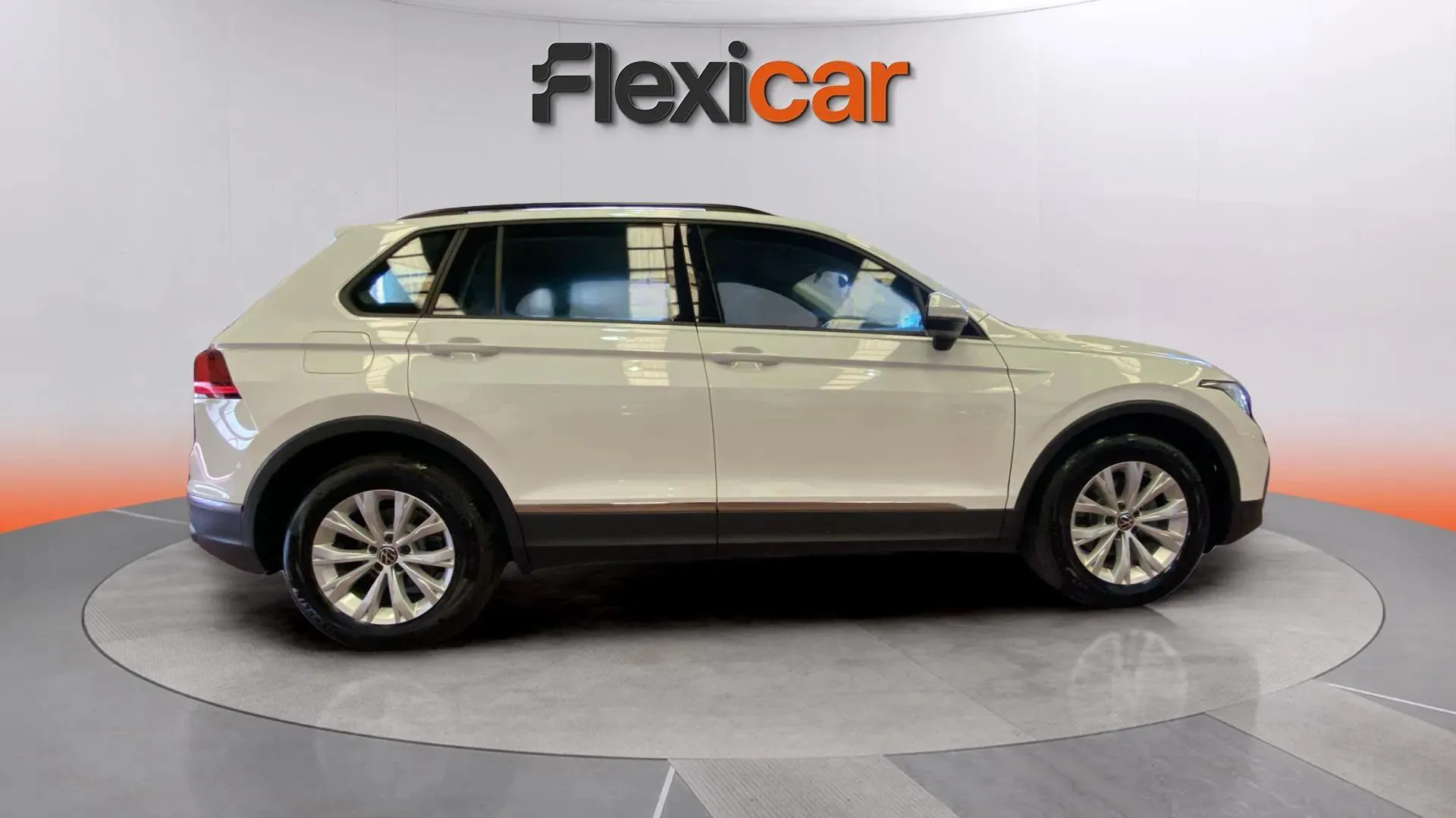 Volkswagen Tiguan 2.0 TDI - foto 7