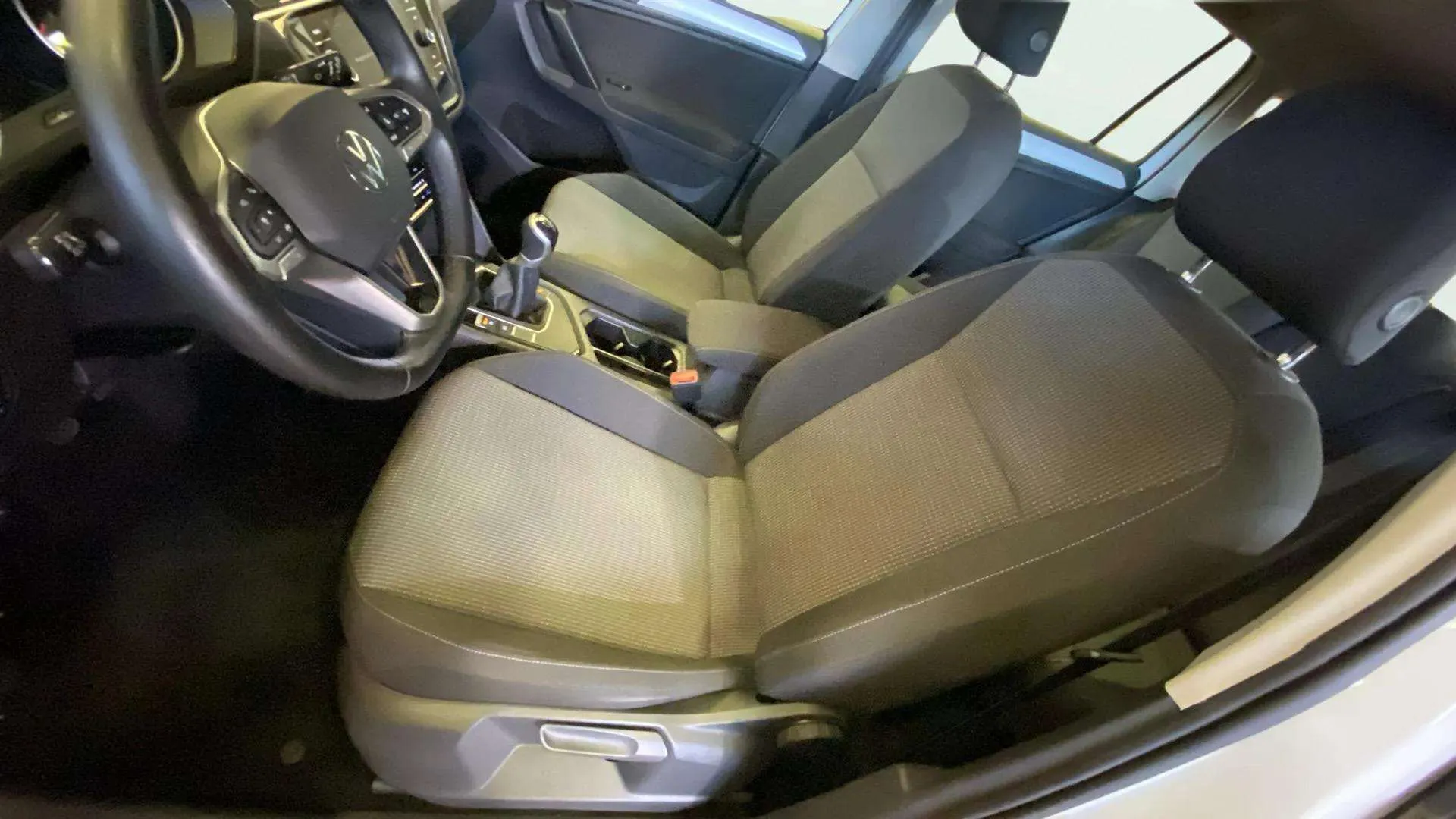 Volkswagen Tiguan 2.0 TDI - foto 12