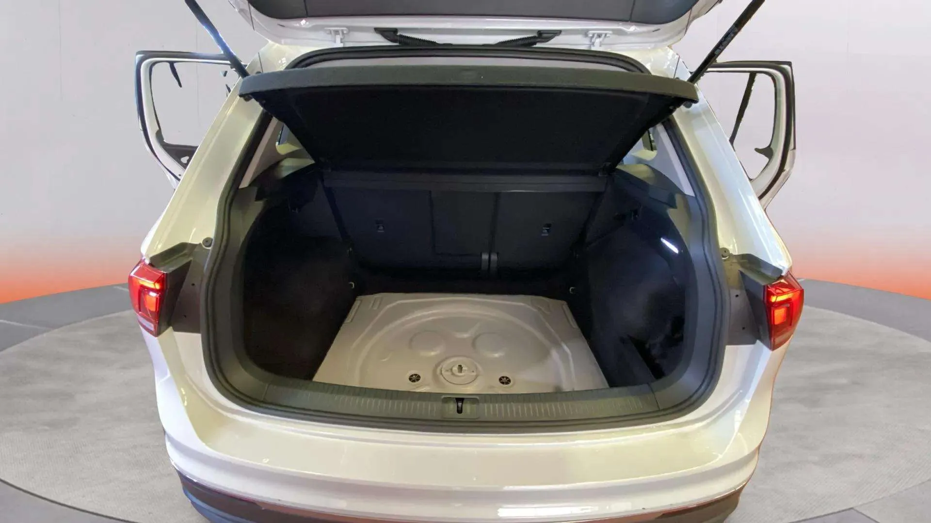 Volkswagen Tiguan 2.0 TDI - foto 15