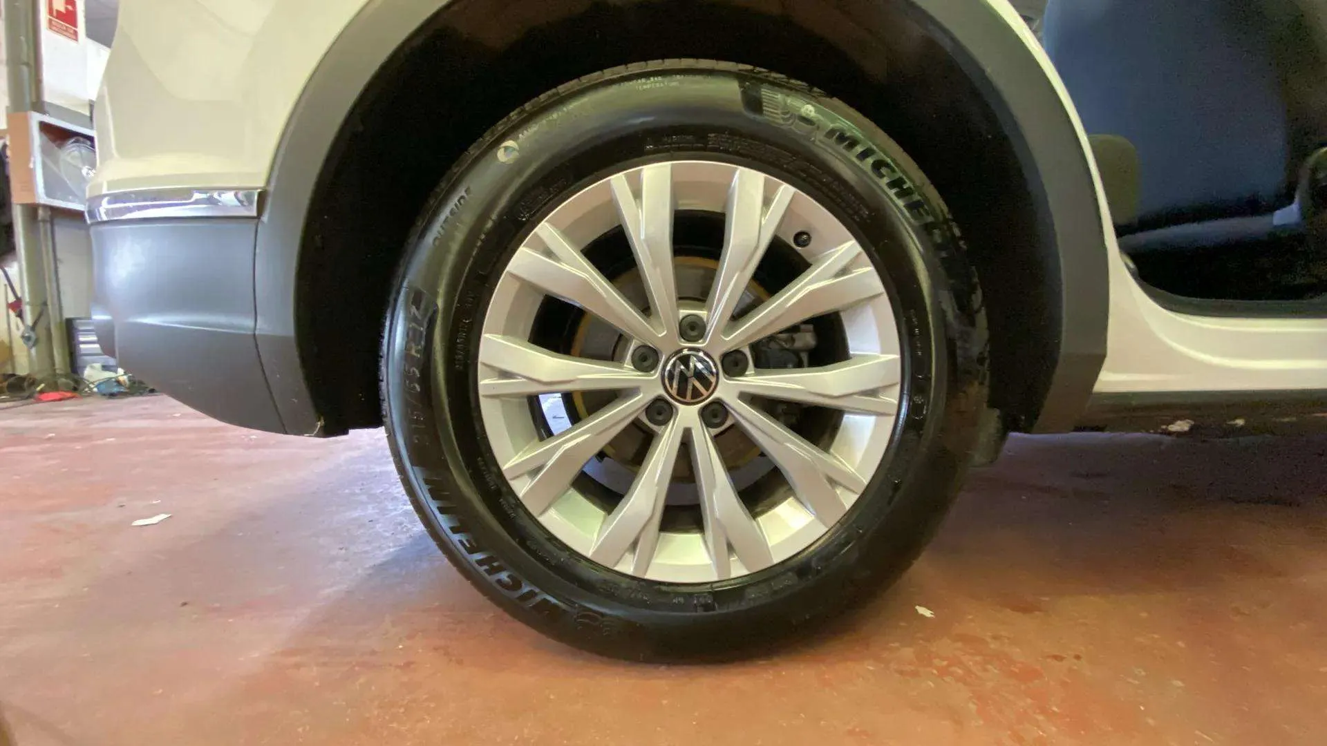 Volkswagen Tiguan 2.0 TDI - foto 16