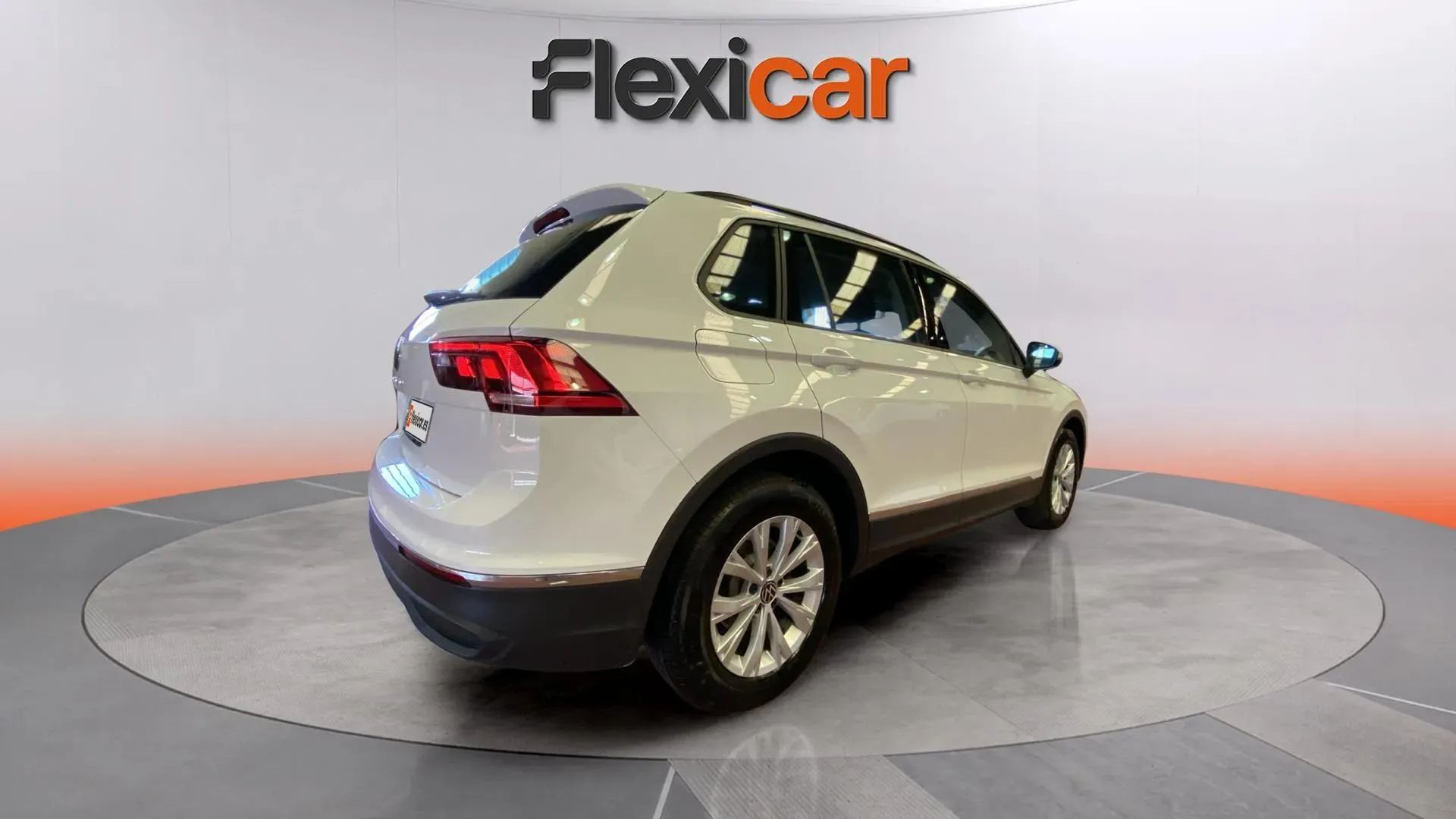 Volkswagen Tiguan 2.0 TDI - foto 6