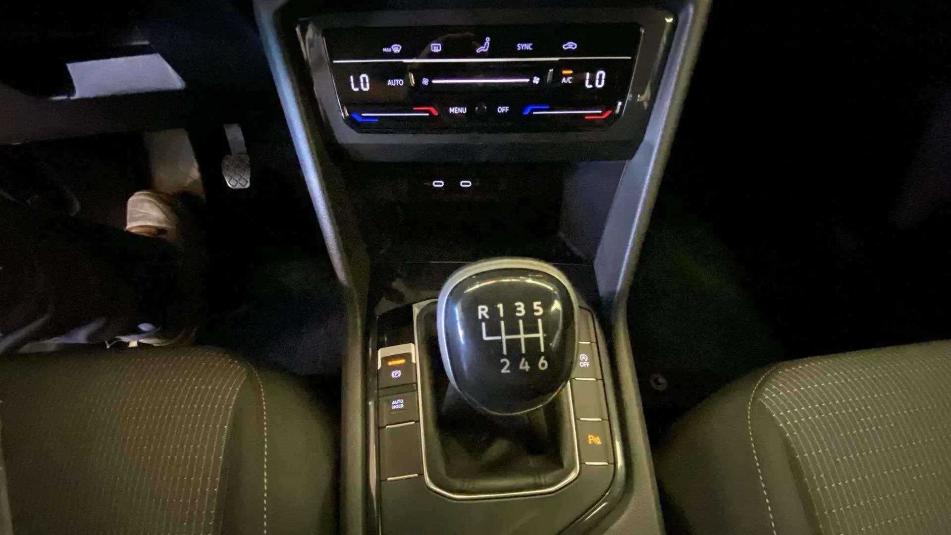 Volkswagen Tiguan 2.0 TDI - foto 9