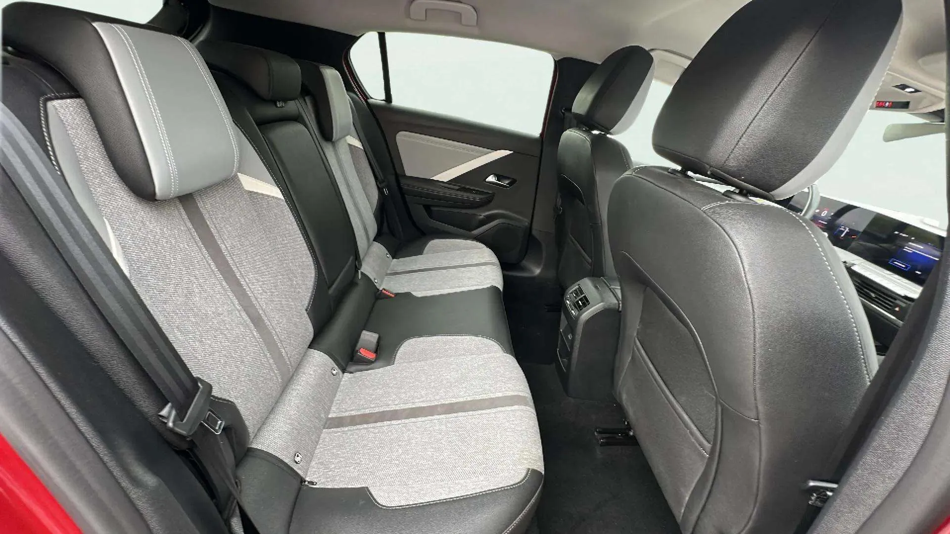 Opel Astra 1.5D DTH Elegance - foto 10
