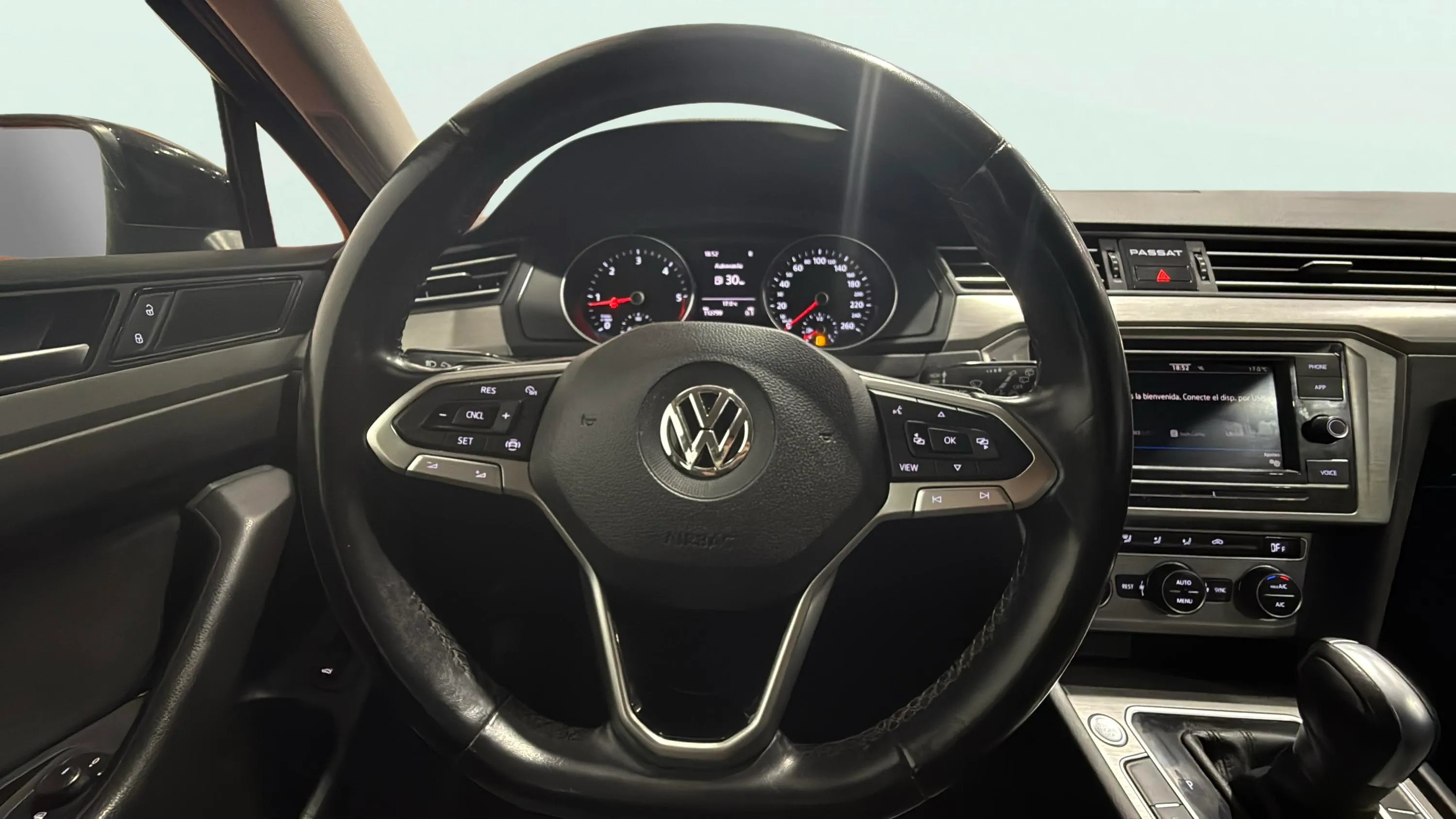Volkswagen Passat Variant Business 1.6 TDI DSG - foto 17