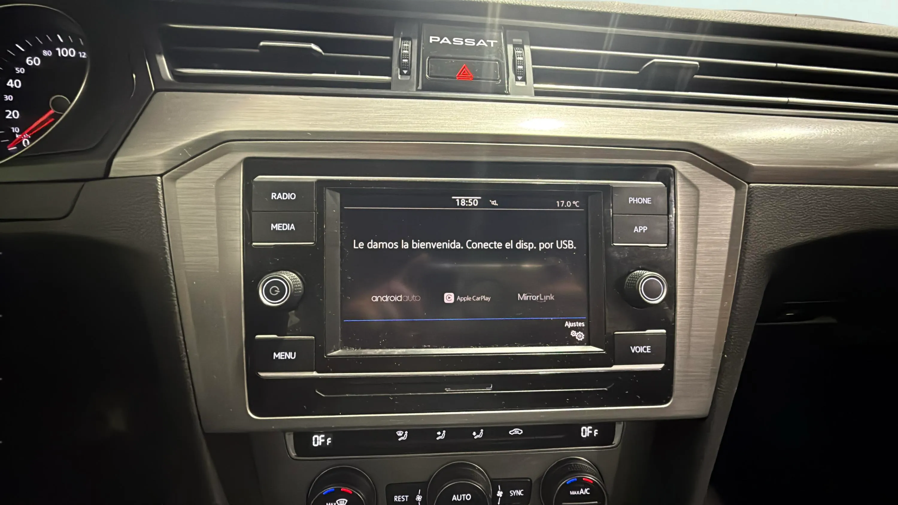 Volkswagen Passat Variant Business 1.6 TDI DSG - foto 20
