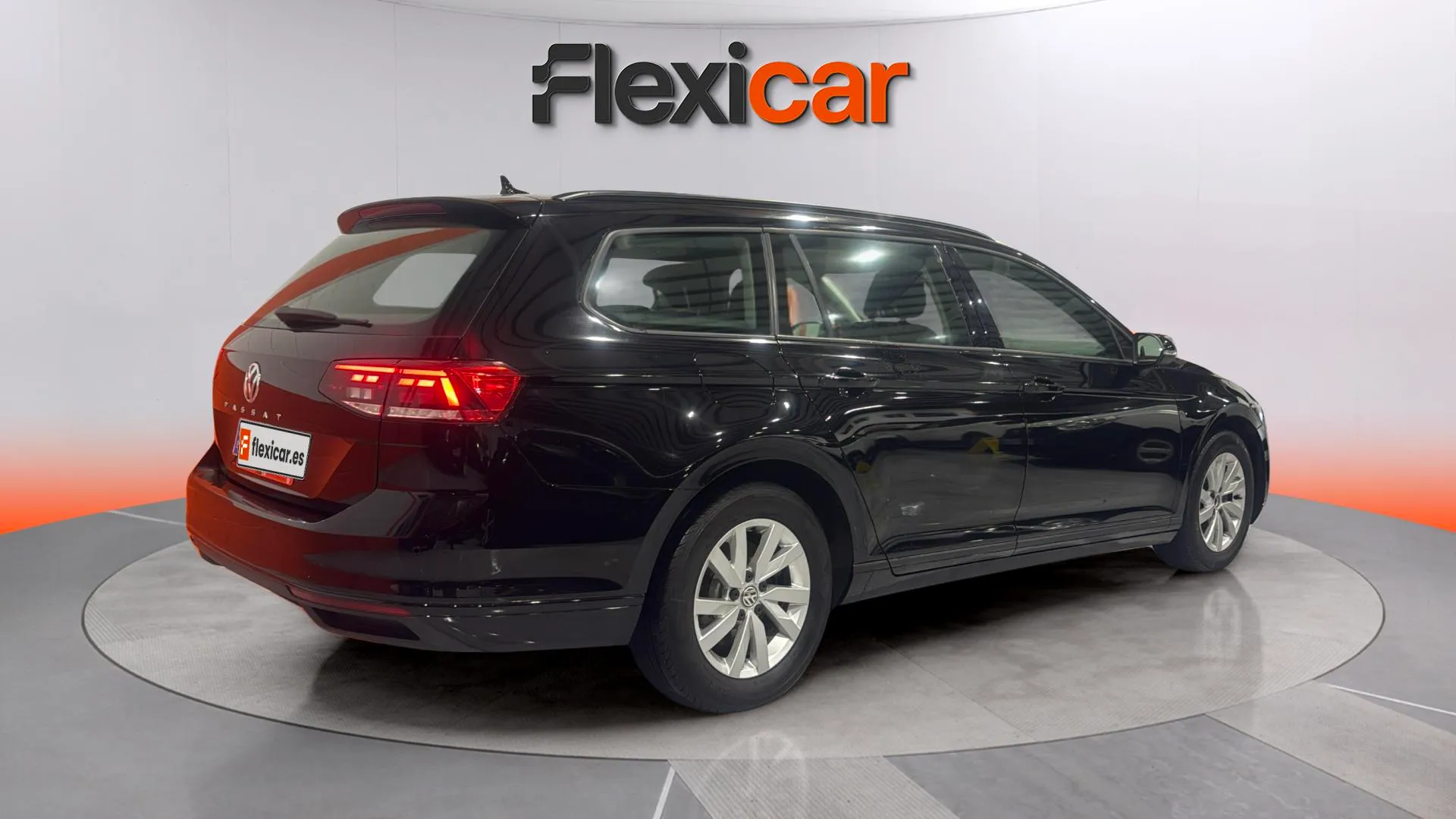 Volkswagen Passat Variant Business 1.6 TDI DSG - foto 7