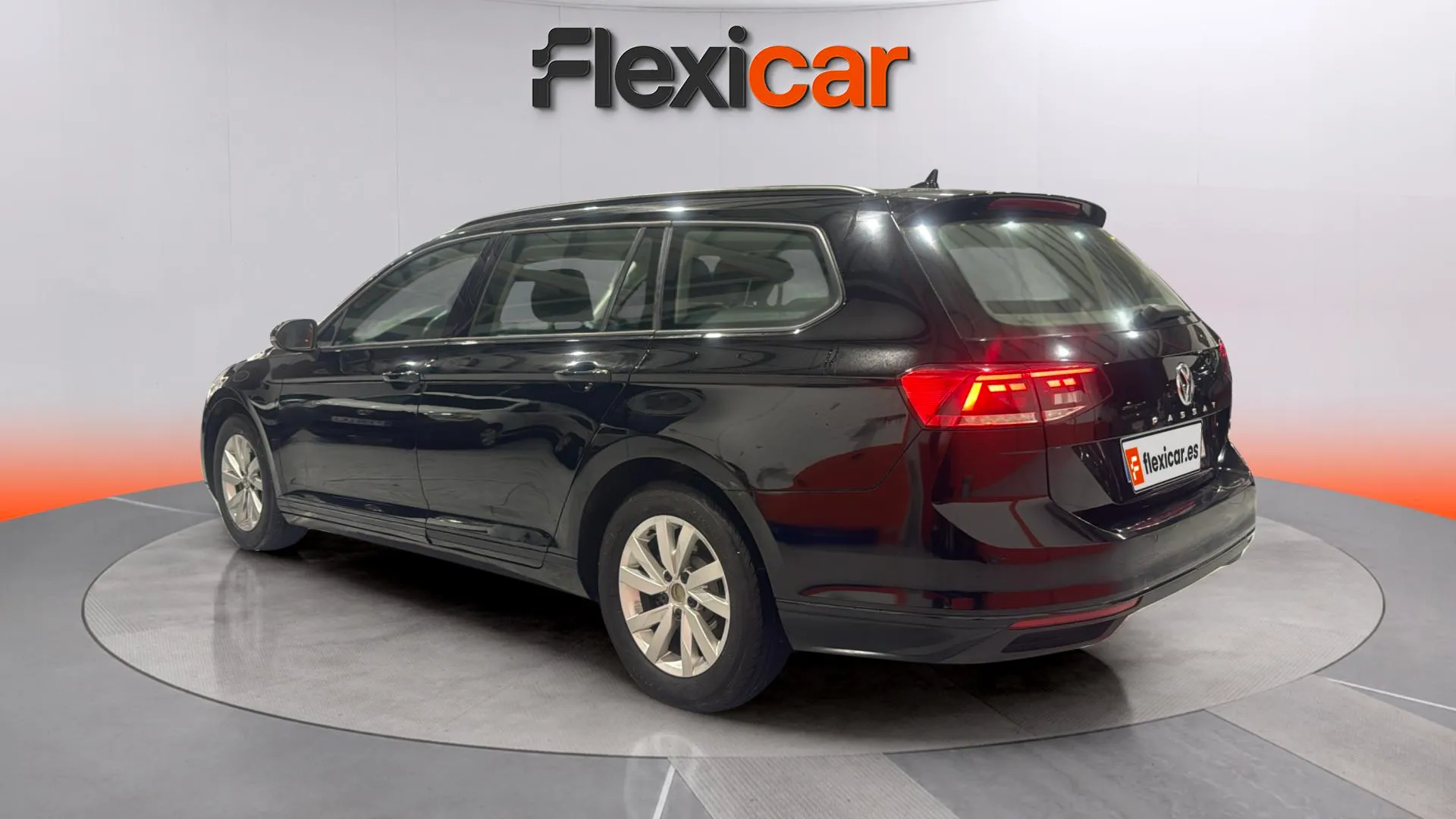 Volkswagen Passat Variant Business 1.6 TDI DSG - foto 5