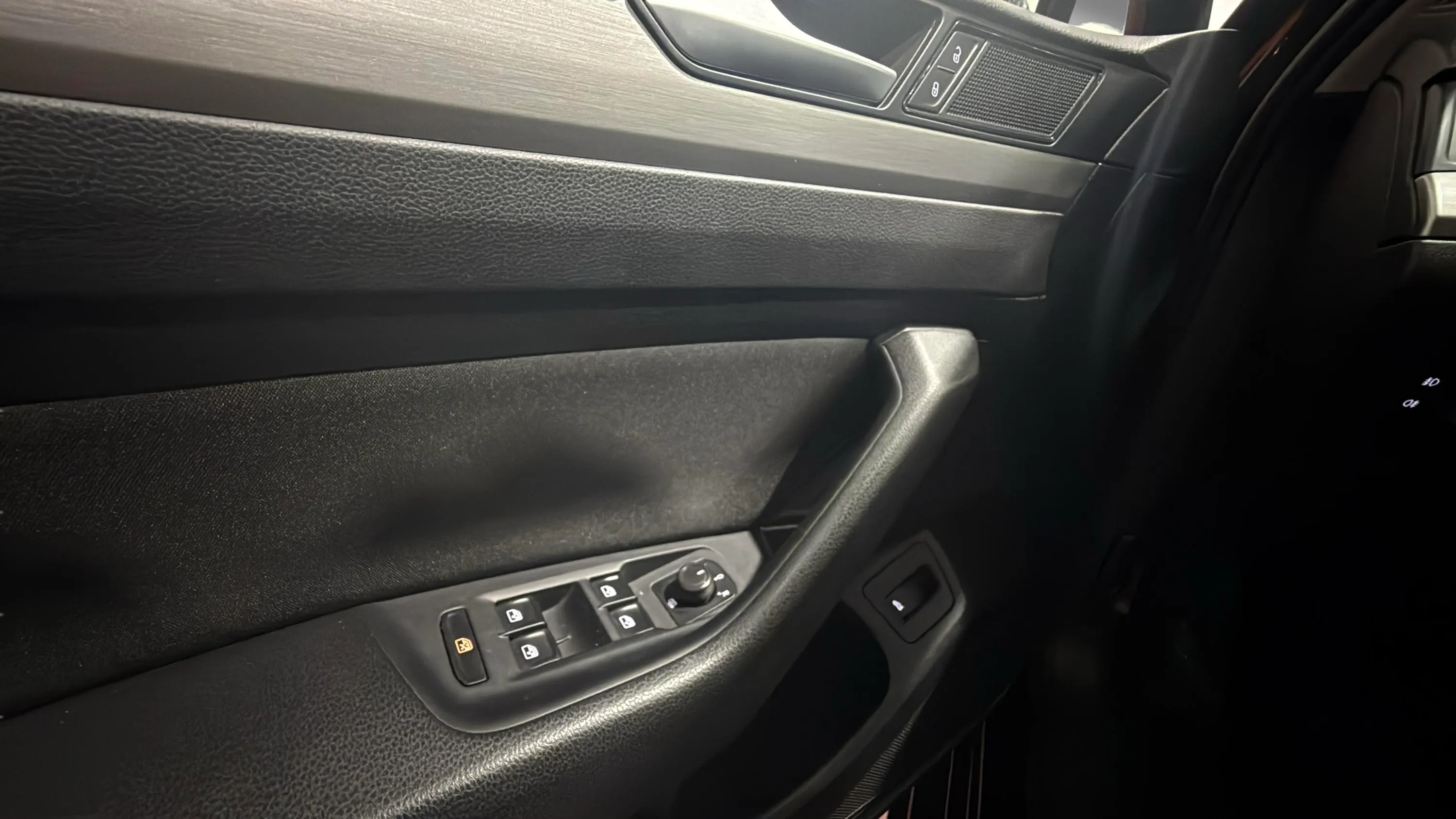 Volkswagen Passat Variant Business 1.6 TDI DSG - foto 10