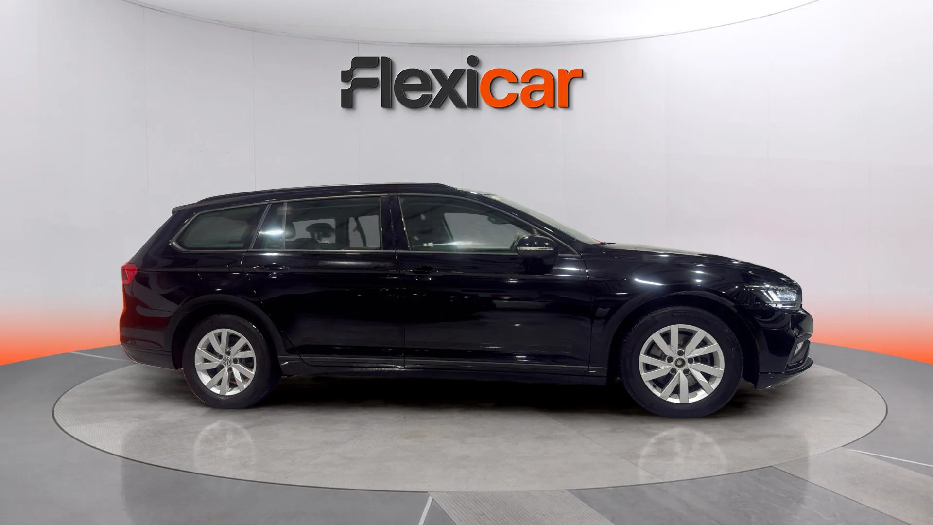 Volkswagen Passat Variant Business 1.6 TDI DSG - foto 8