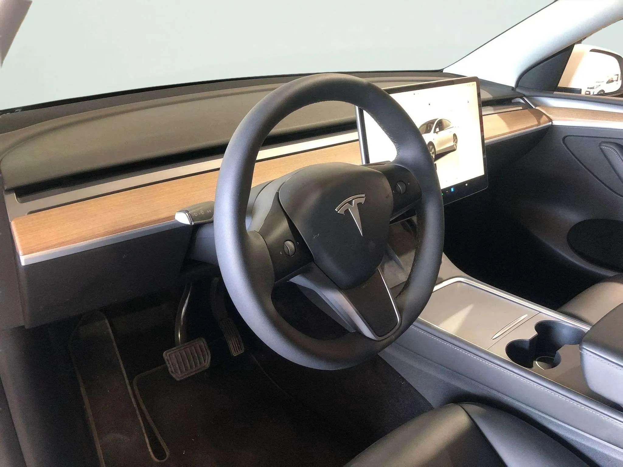 Tesla Model Y Gran Autonomía 4WD - foto 6