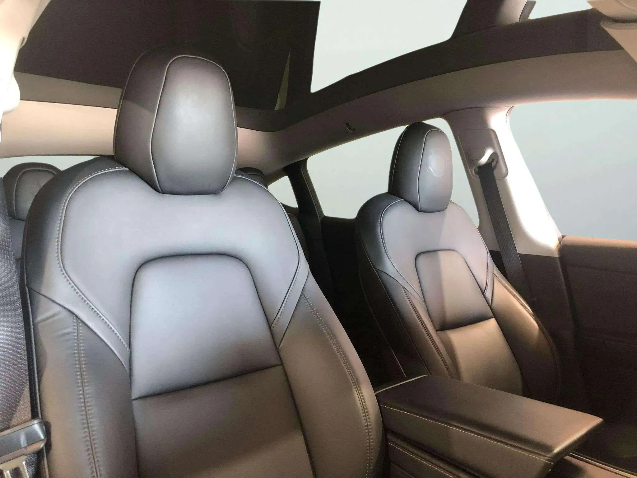 Tesla Model Y Gran Autonomía 4WD - foto 9