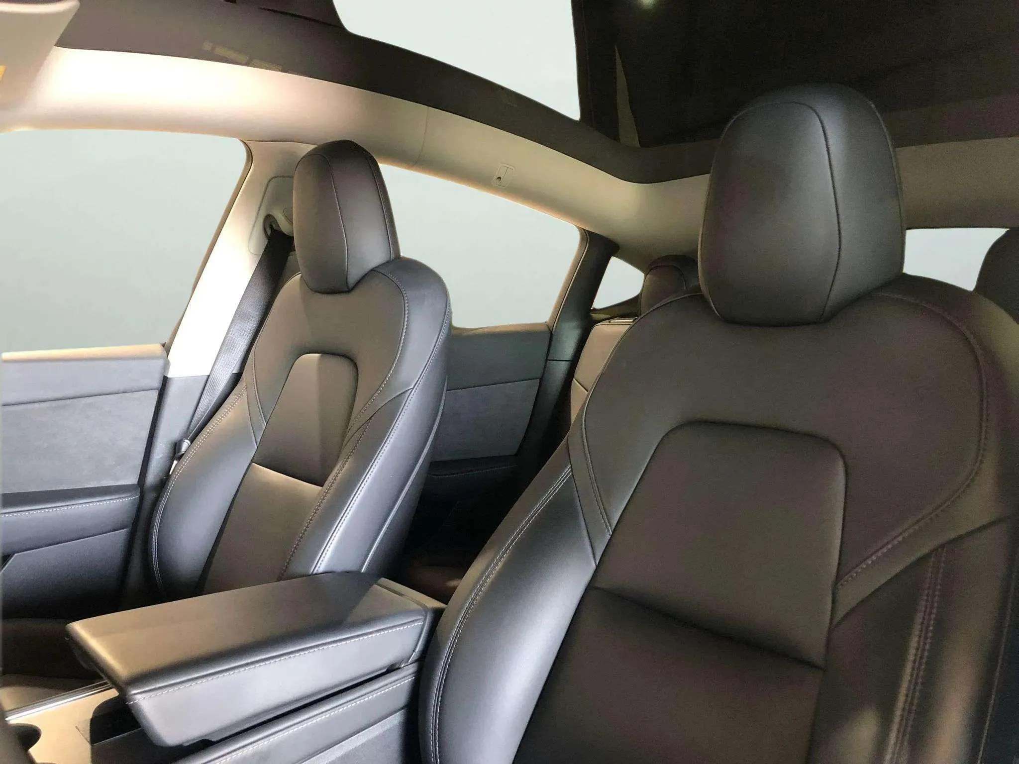 Tesla Model Y Gran Autonomía 4WD - foto 12