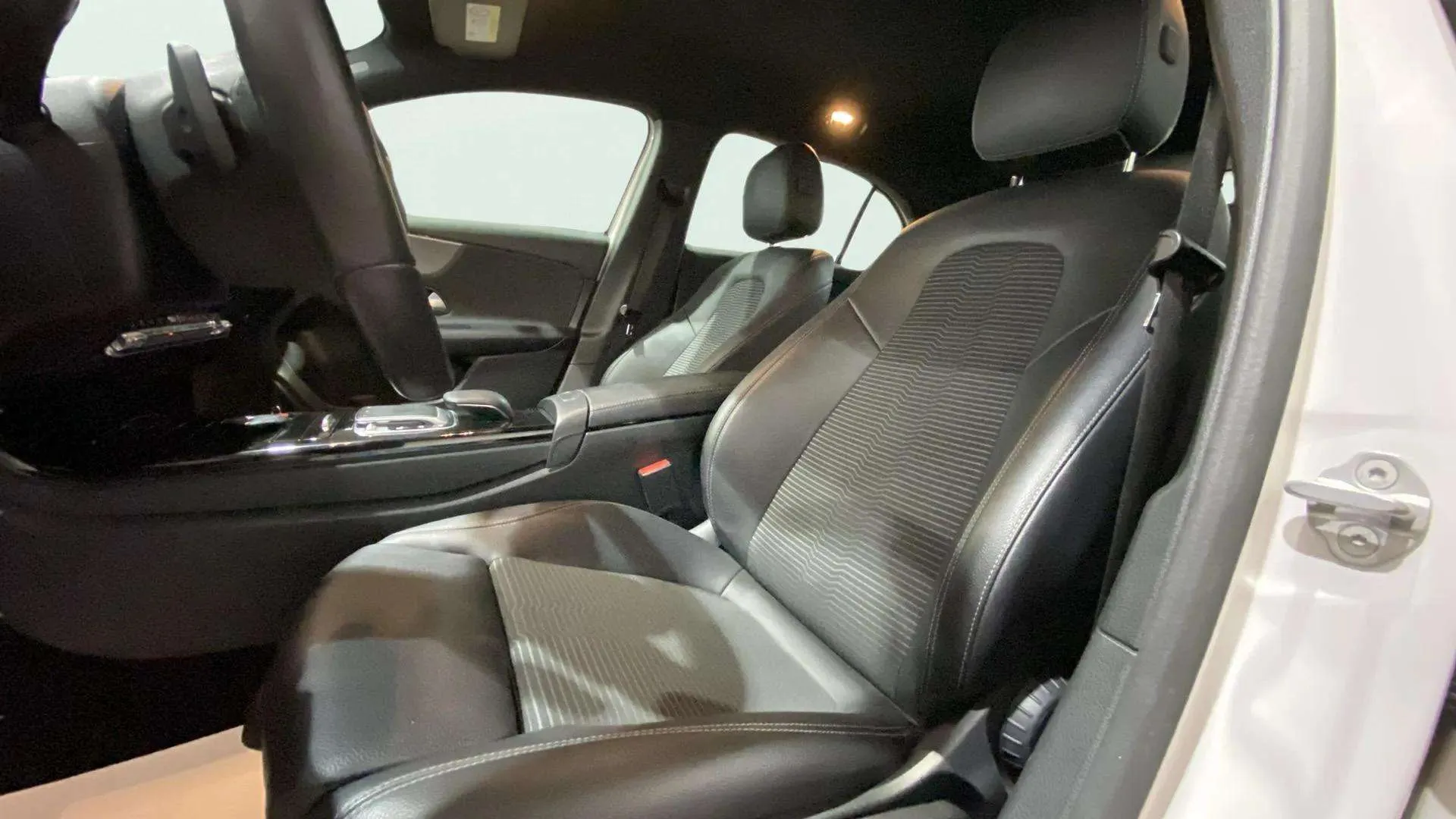 Mercedes-Benz Clase A A 180 d - foto 12