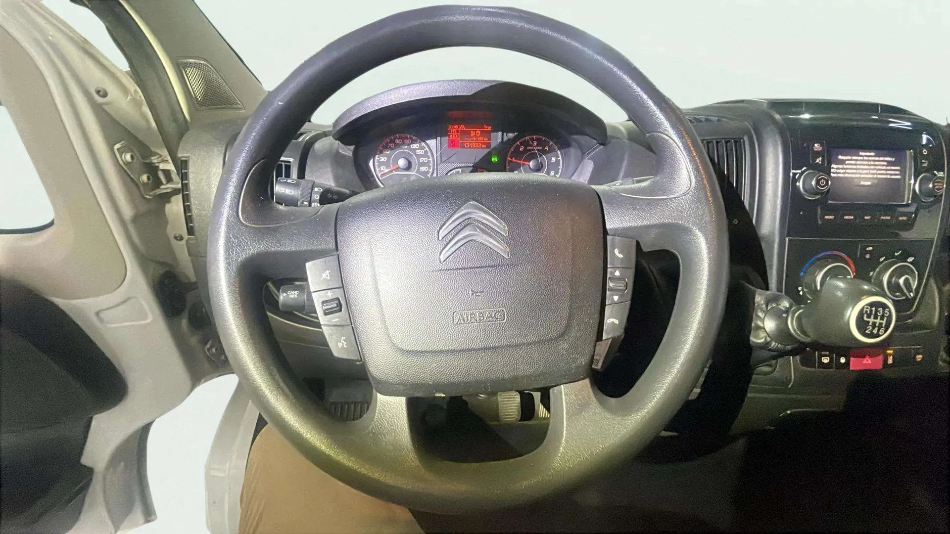 Citroën Jumper BlueHDi Furgón 33L2H2 - foto 8
