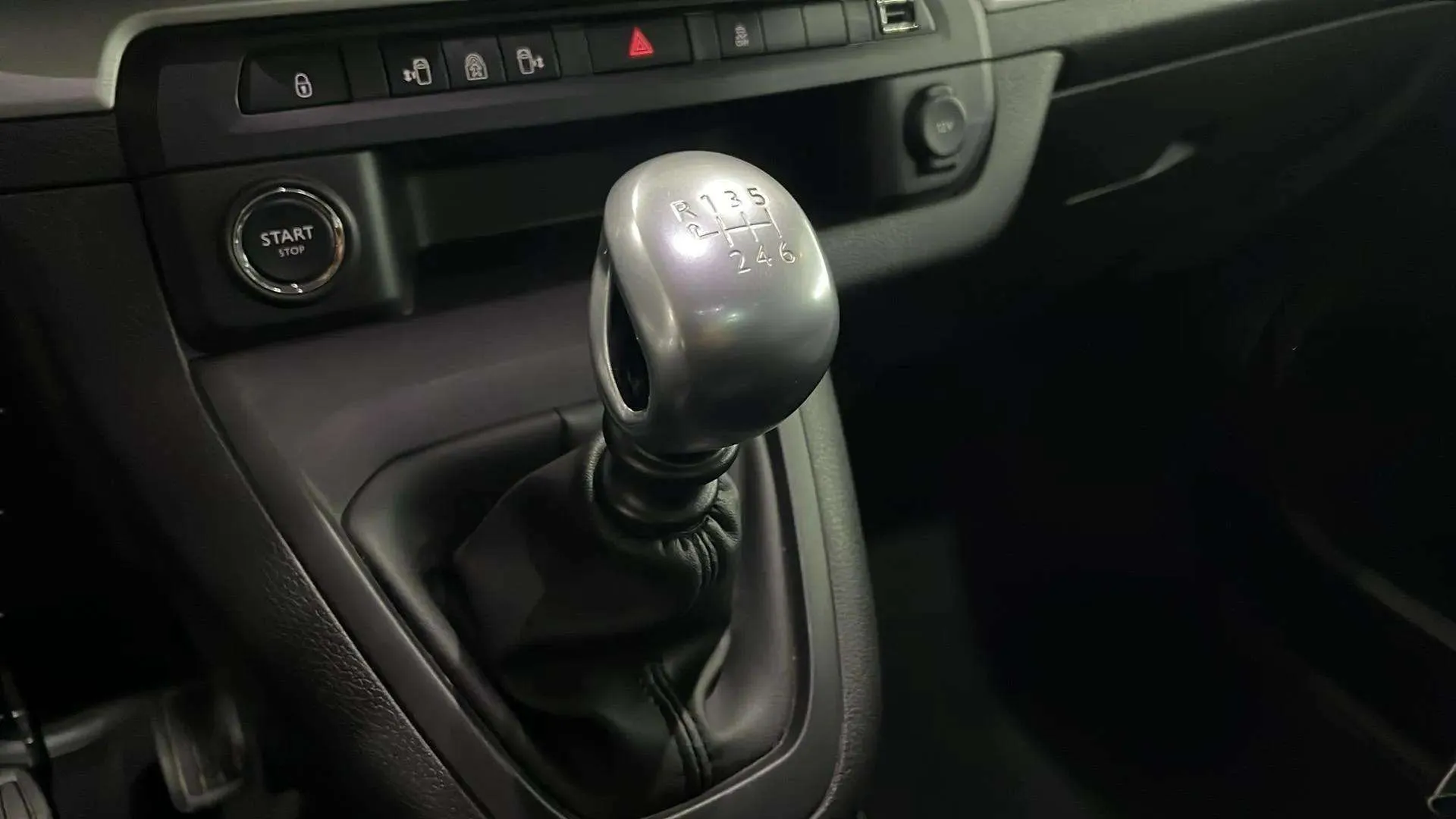 Toyota Proace Verso VIP Largo (L2) 2,0D - foto 29