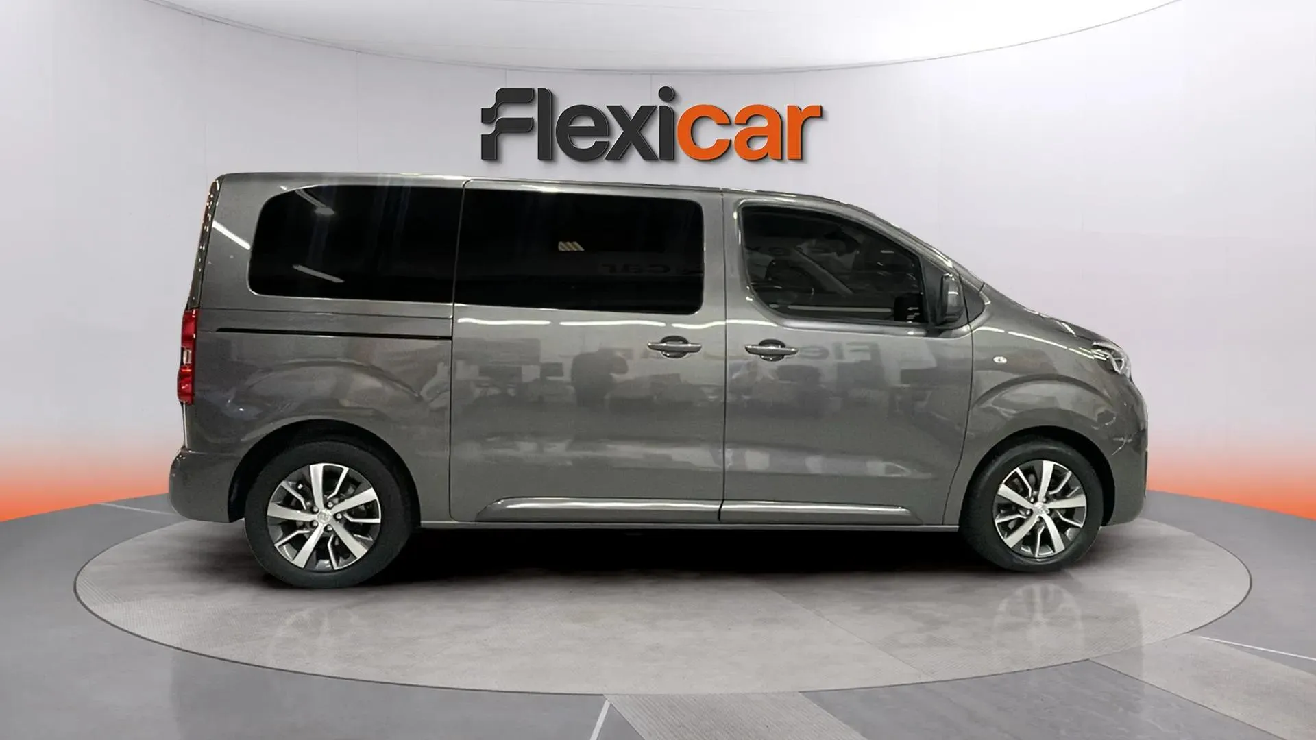 Toyota Proace Verso VIP Largo (L2) 2,0D - foto 2