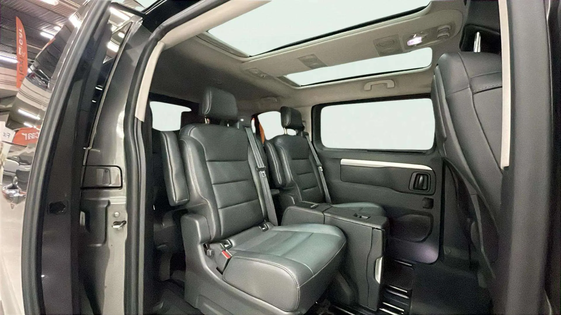 Toyota Proace Verso VIP Largo (L2) 2,0D - foto 17