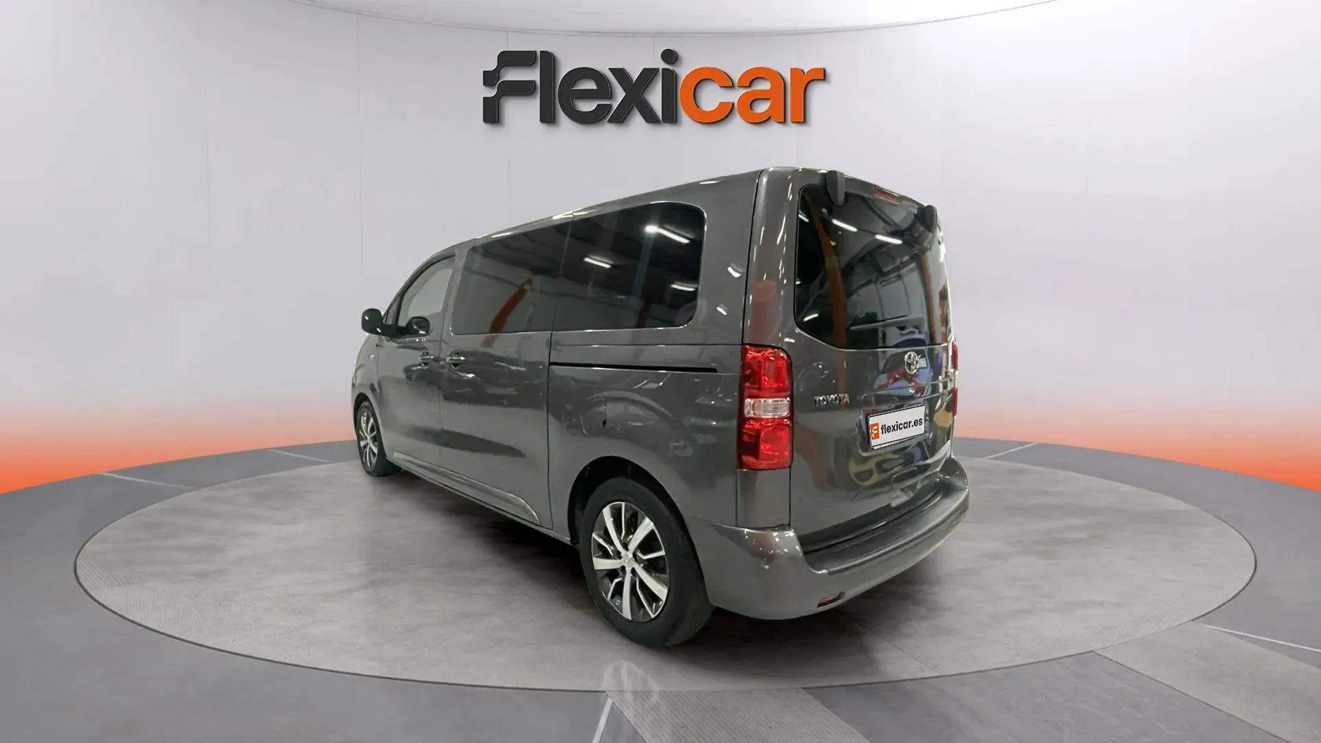 Toyota Proace Verso VIP Largo (L2) 2,0D - foto 6