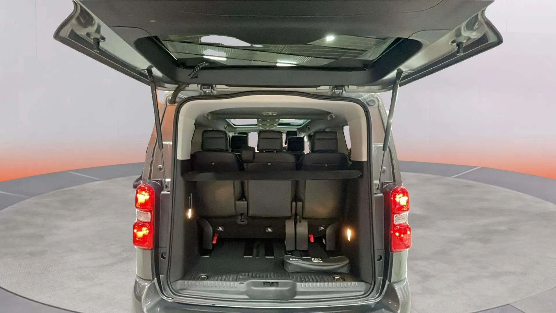 Toyota Proace Verso VIP Largo (L2) 2,0D - foto 24